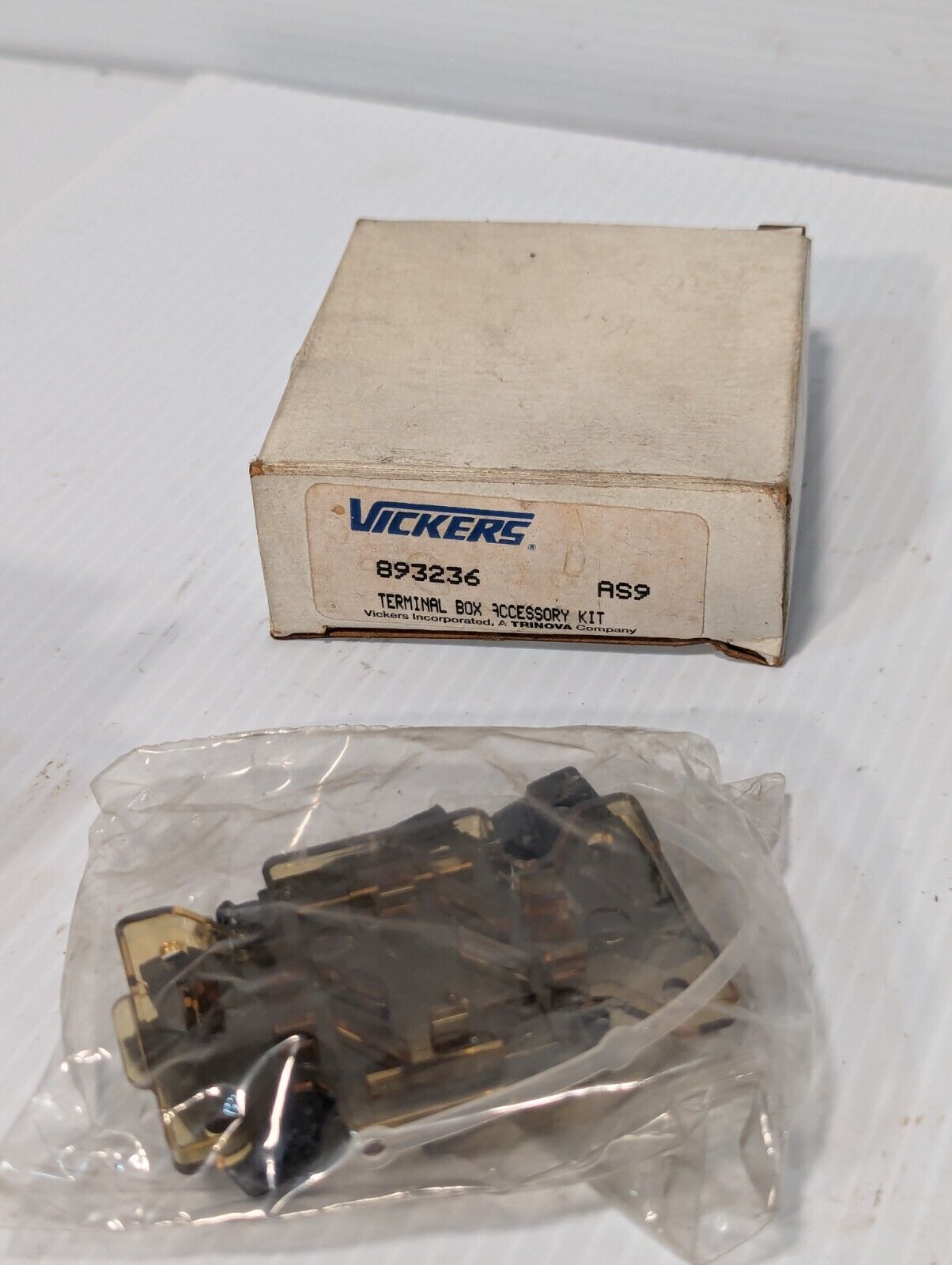 Vickers 893236 terminal box accessory kit - Free Shipping