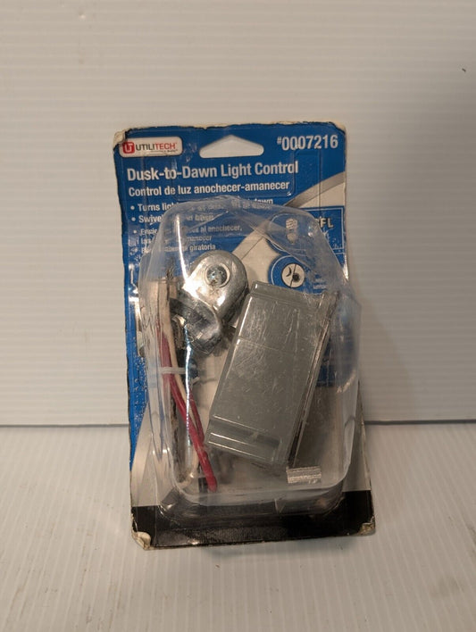 UtiliTECH Model: SPT-15 Dusk-to-Dawn Light Control #0007216 Light Control