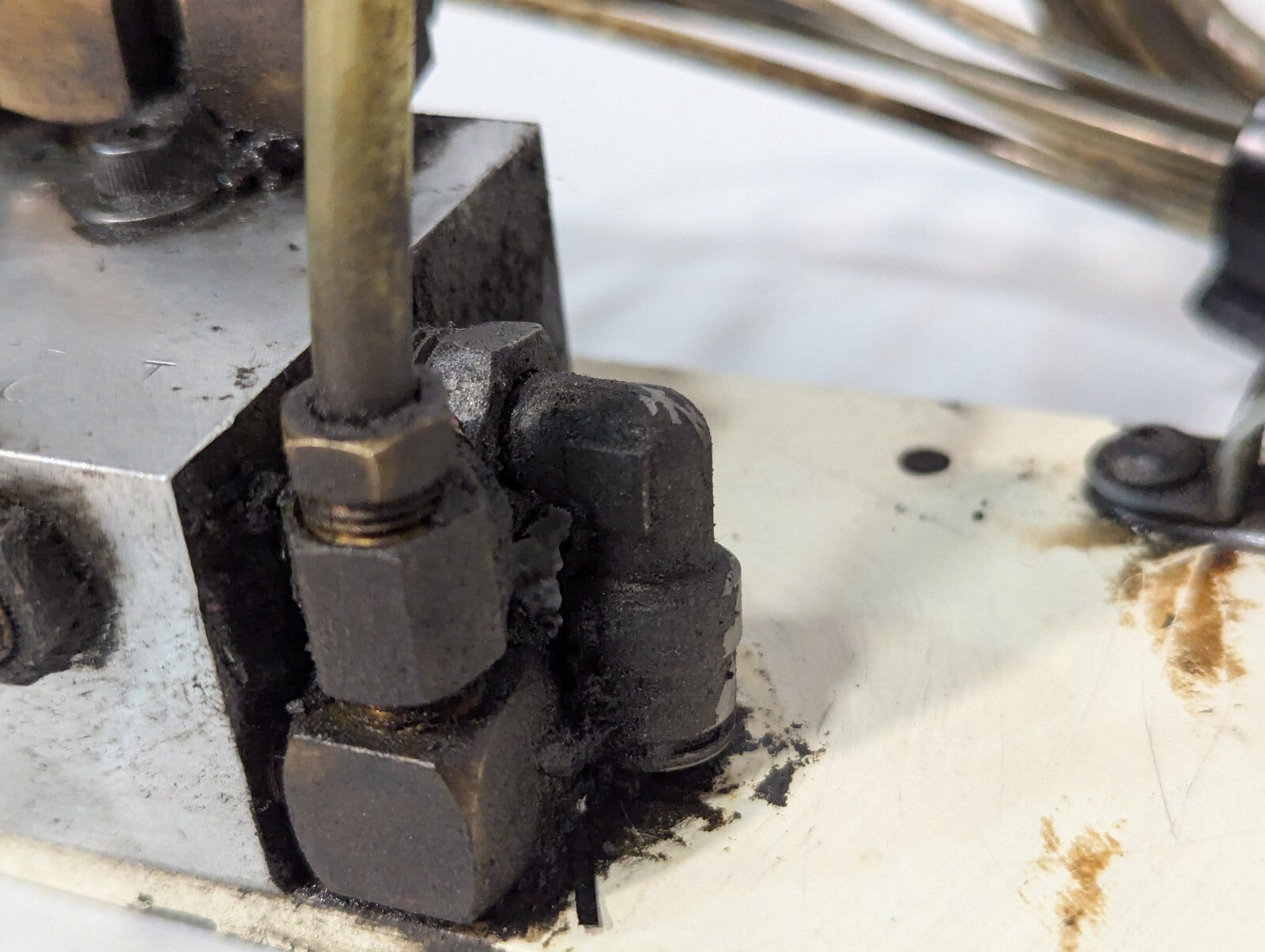Unidentified Manifold Assembly