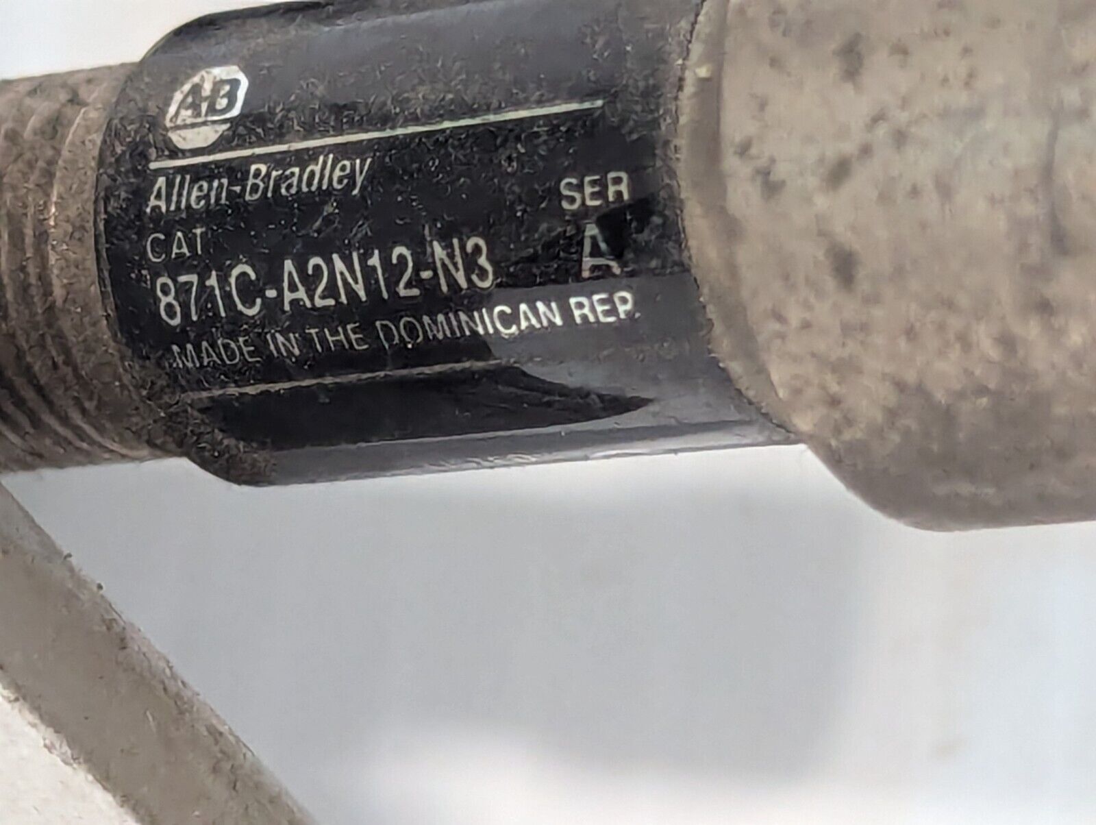 Allen Bradley 871C-A2N12-N3 Proximity Sensor with 889N-F3AFC-6F 3 Pin QD Cordset