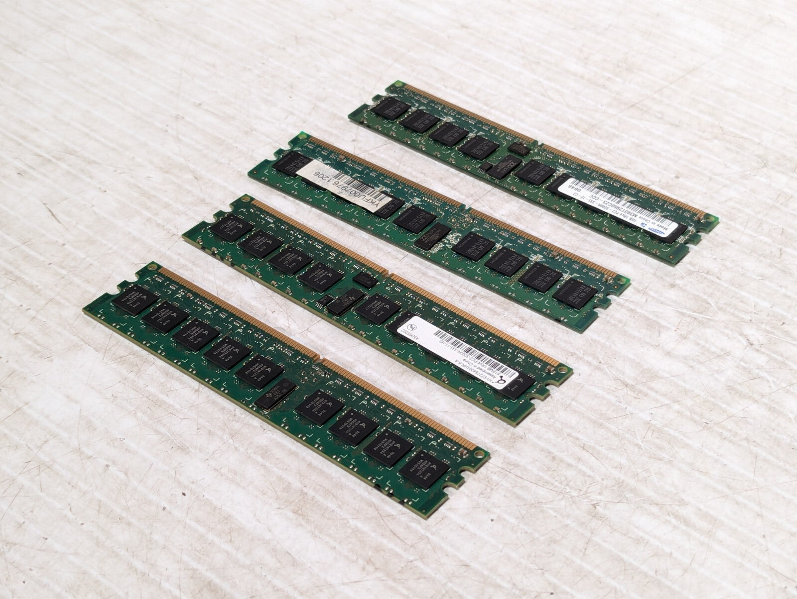 (4) Samsung M393T2950CZ3-CCC 1GB PC2-3200 DDR2-400 Server Memory