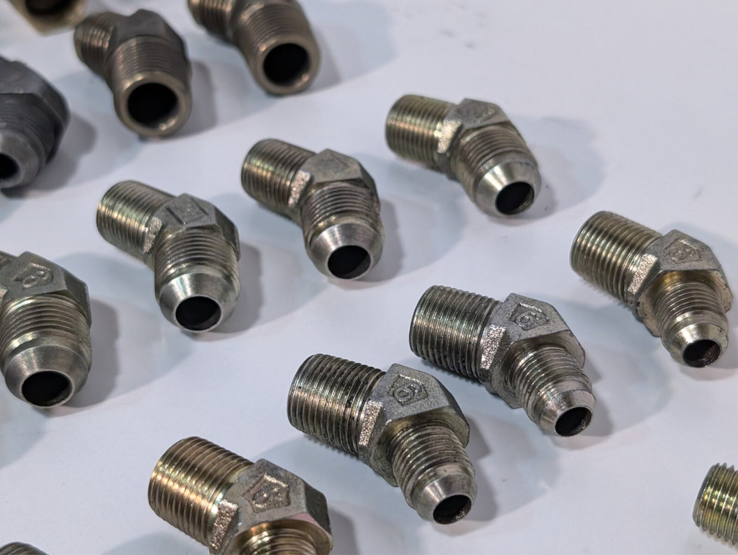 (26) 45 Degree High Pressure Elbow Fittings Adapters, Male-Female, Male-Male