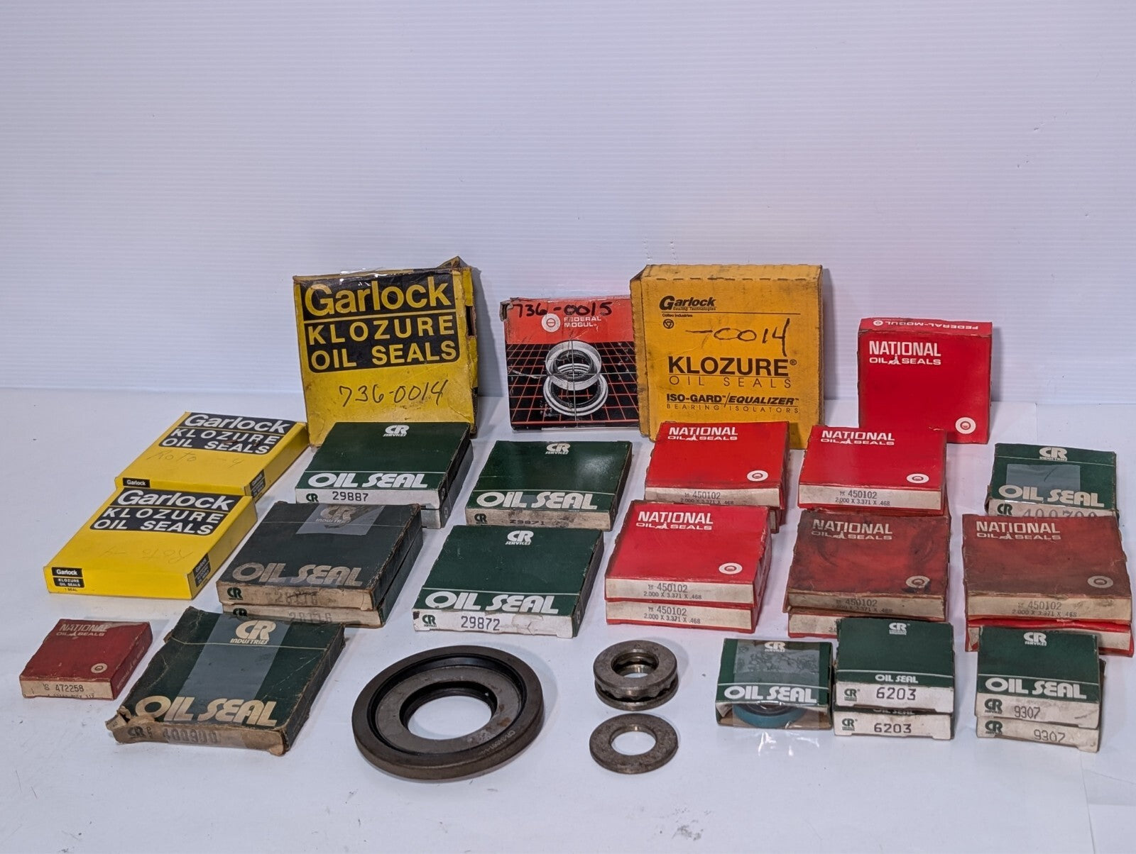(31) Assorted Oil Seals, Garlock Klozure, National Seals, CR Services