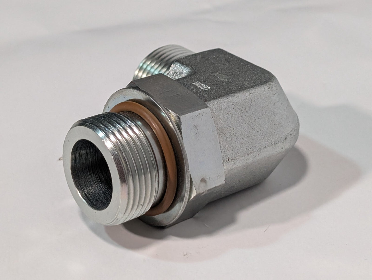 Sullair 02250152-544 Elbow Connector 90°, 1" SAE x 3/4" ORFS Compressor Part