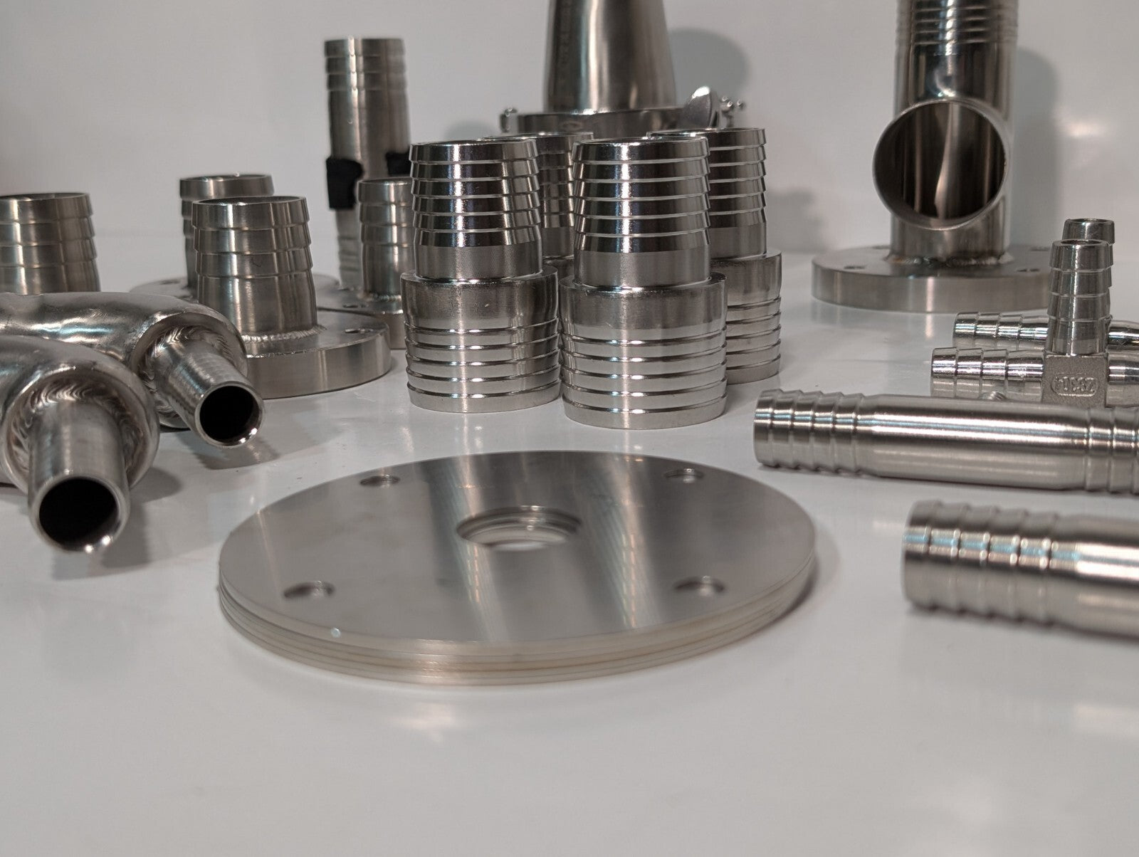 (30) Assorted Clamps and Connectors, some very nice, 13MHHM250
