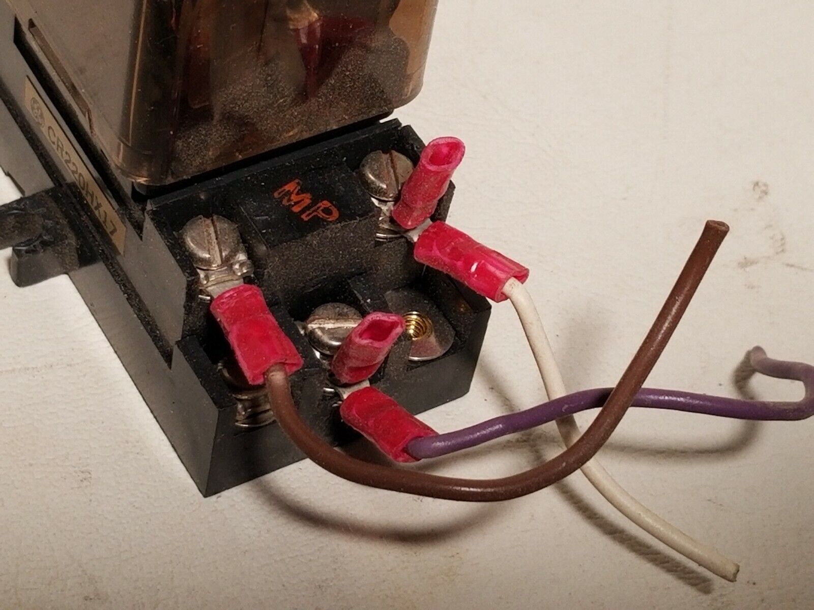 GE CR220HC78C05, 12V, 50/60 Hz relay with CR220HX17 base