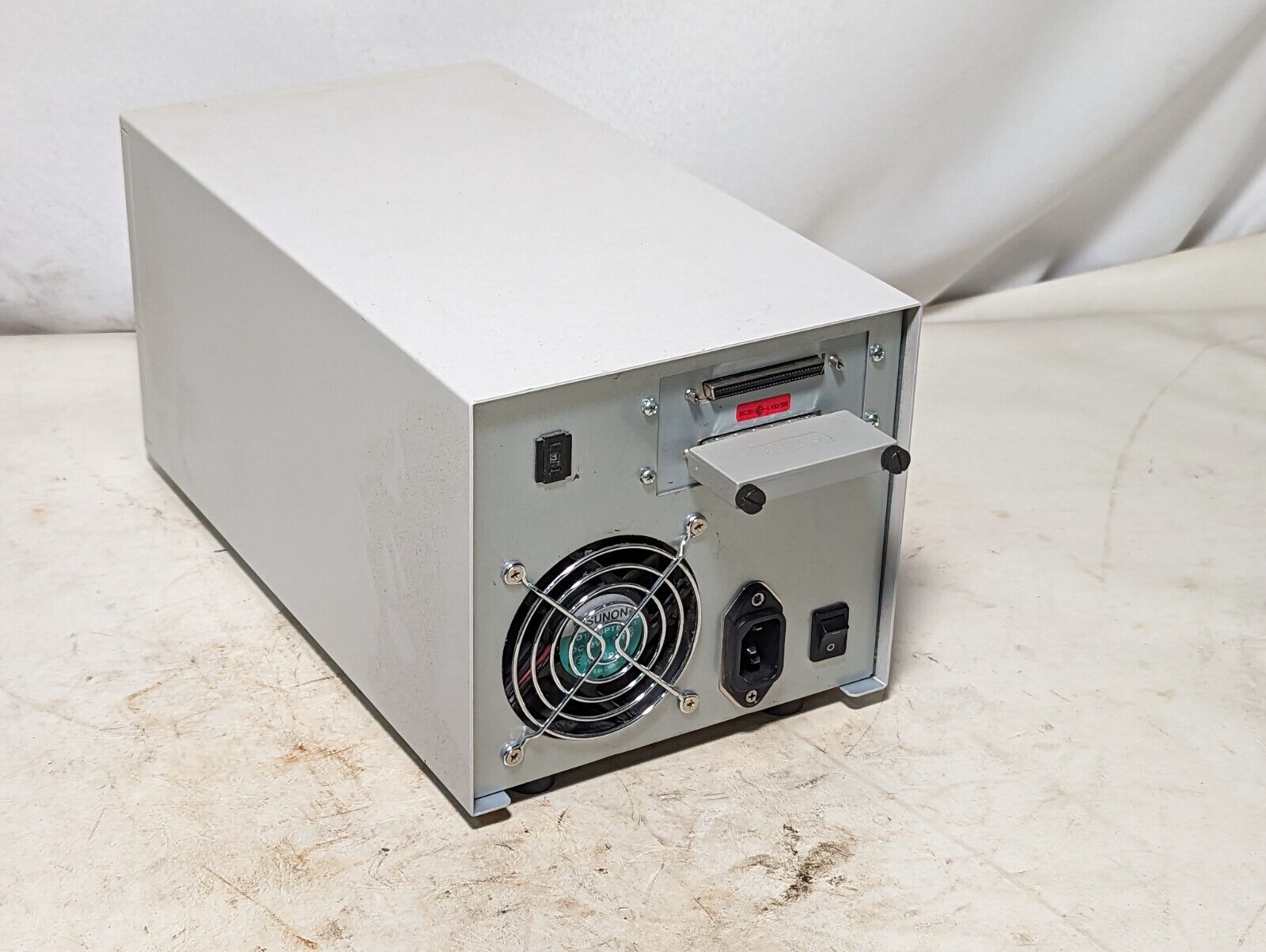 Quantum TR-S23BA-YF, SDLT320 External Tabletop SCSI Tape Drive Module