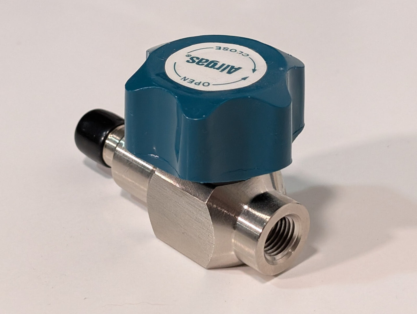 [2] Airgas Diaphragm Valve Brass 3500psi 2-Way