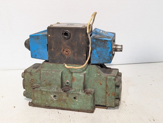Vickers DG4S4-016C-B-60 Hydraulic Directional Valve+Returns