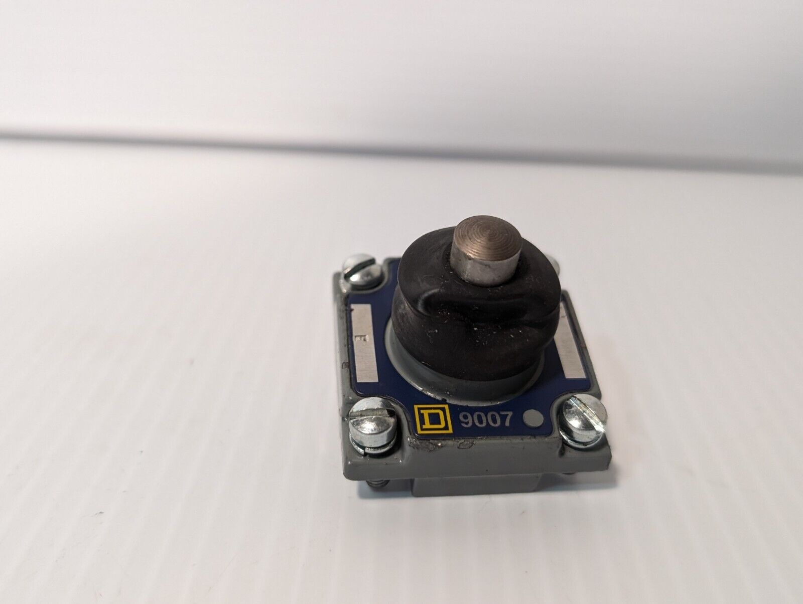 Square D 9007 Operating Head, Ser. A Mexico + Returns