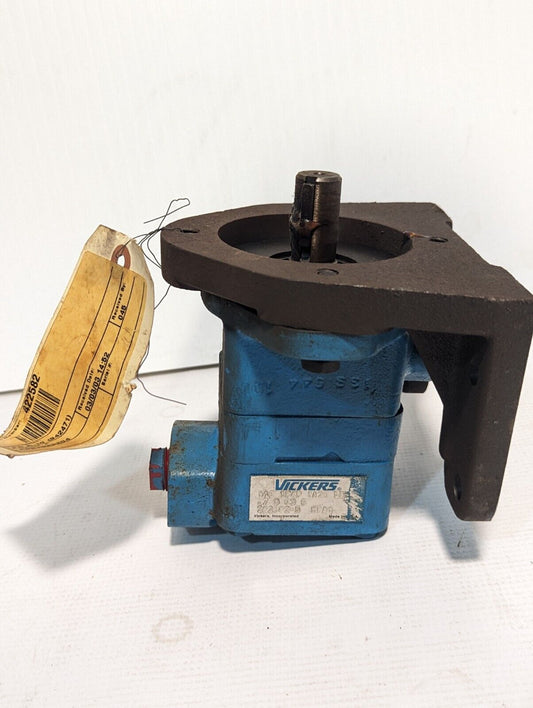 Vickers V10 1P4P 1A20 Hydraulic Vane Pump w\ Mounting Bracket - Free Shipping