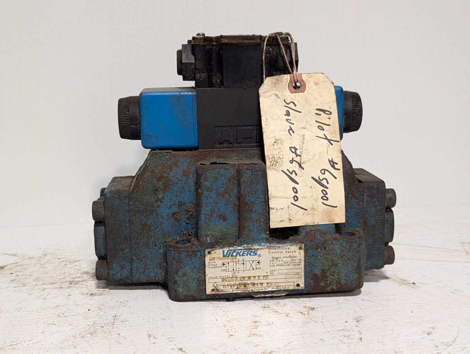 Vickers DG5S8-6C-M-B-20 Directional Control Valve