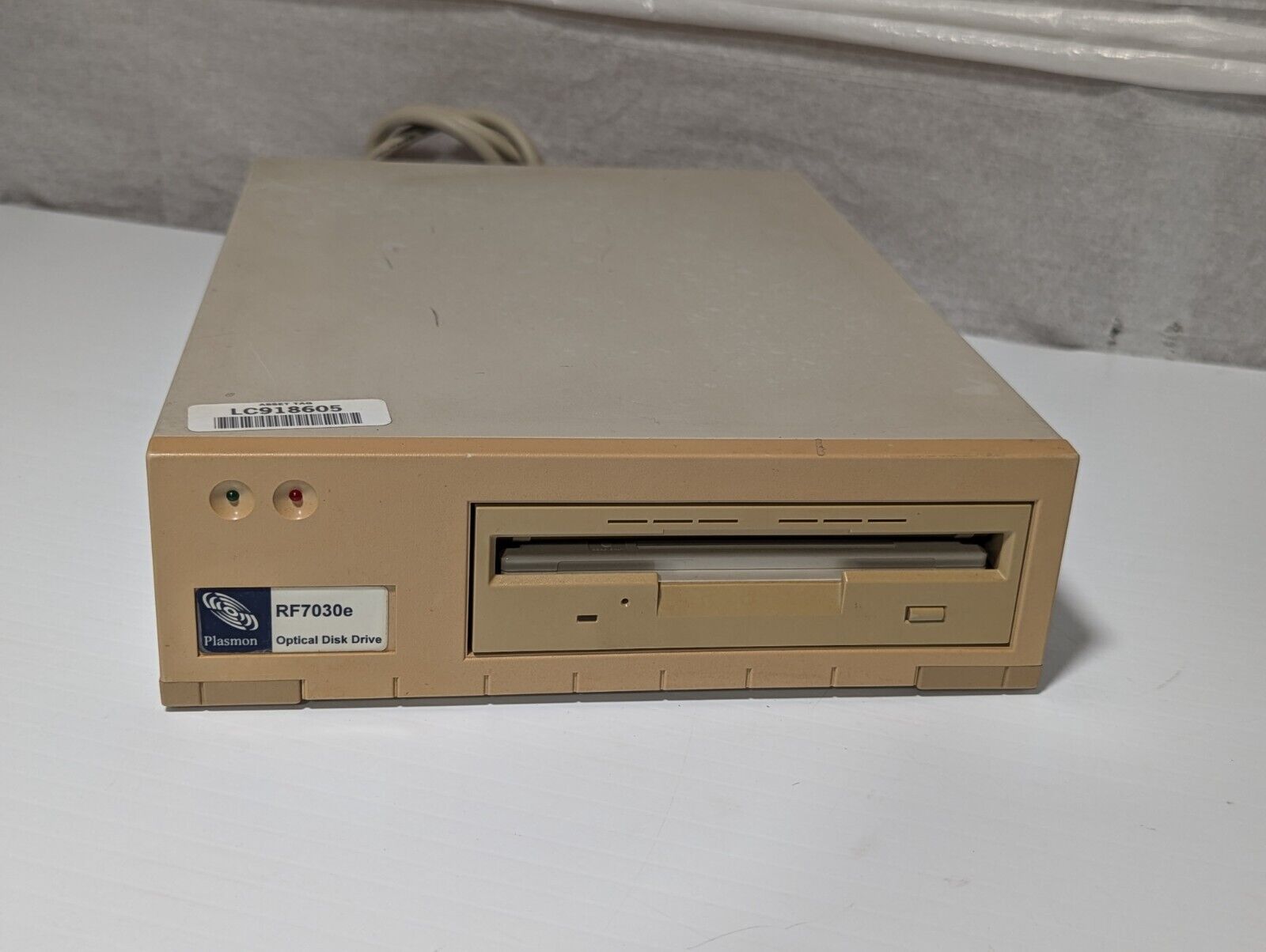 Plasmon RF7030e External Multifunction Magneto-Optical SCSI Disk Drive