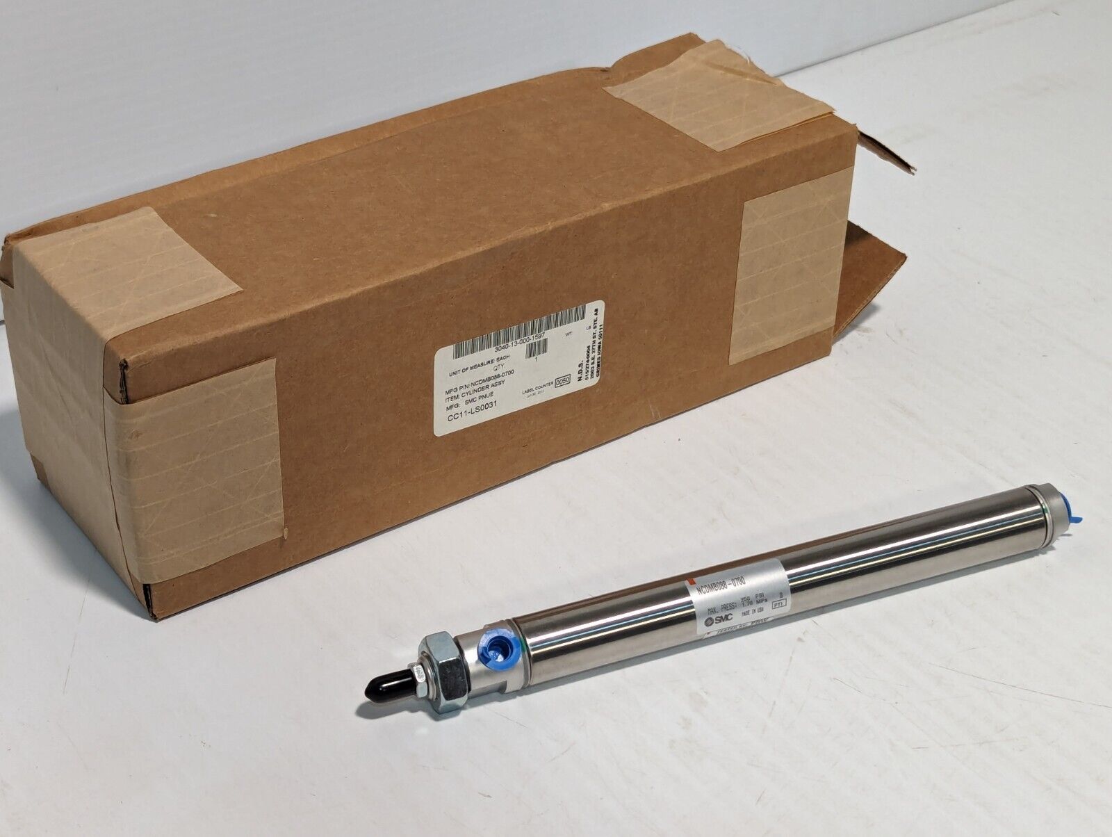 SMC NCDMB088-0700 Pneumatic Cylinder - Free Shipping