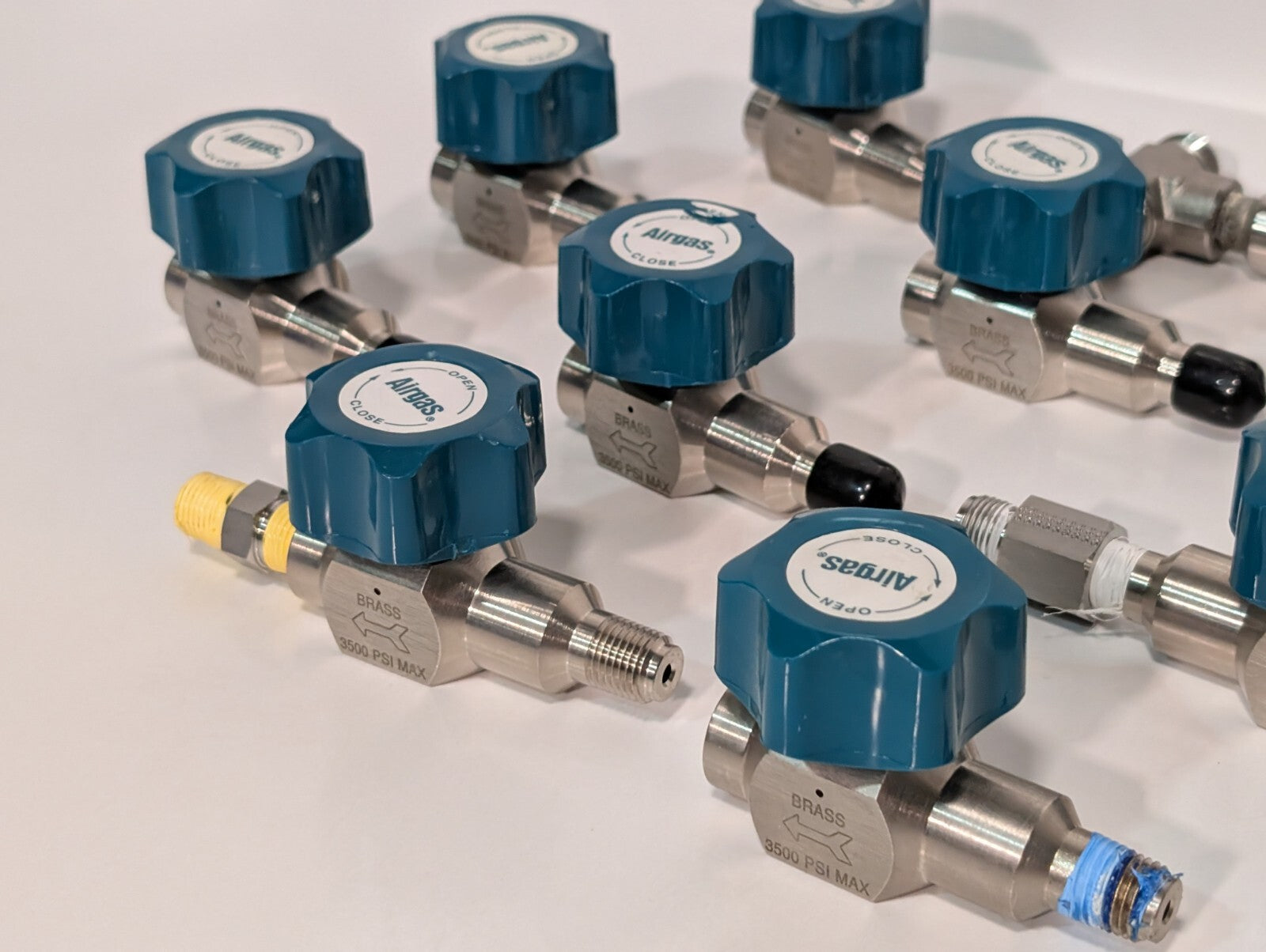 [2] Airgas Diaphragm Valve Brass 3500psi 2-Way