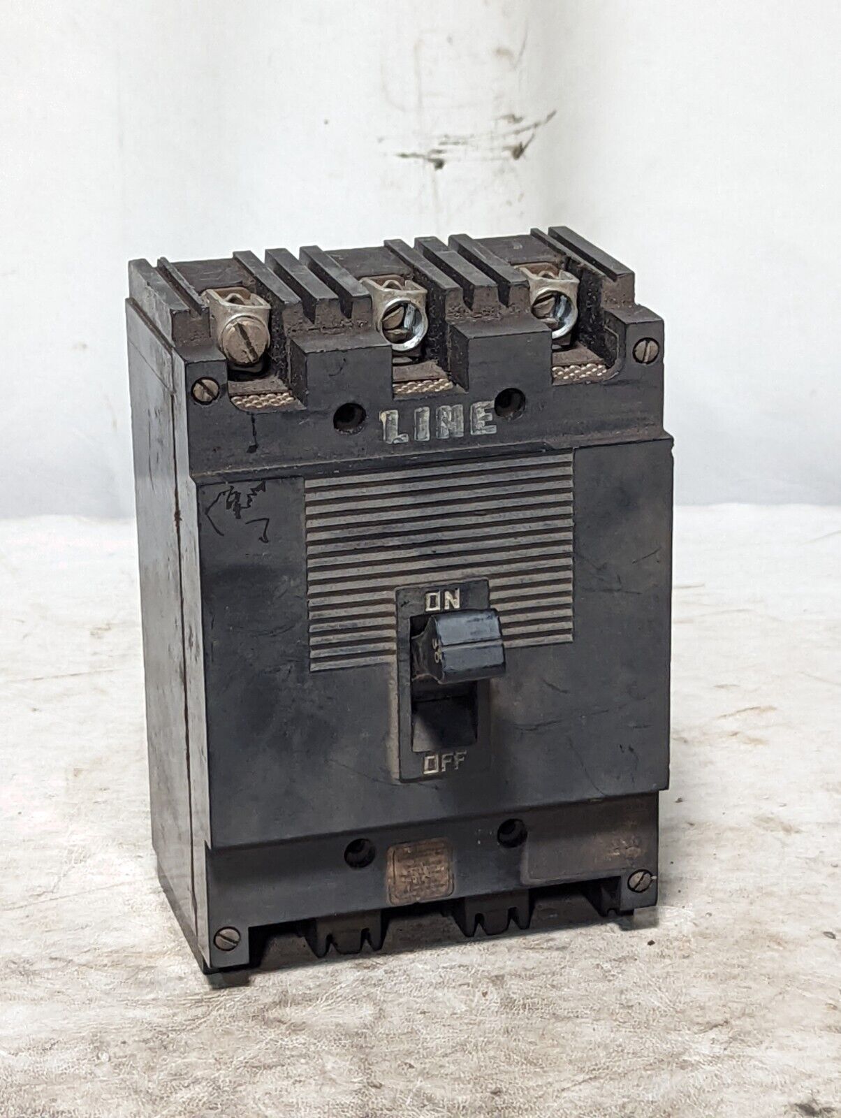 Square D 999330 circuit breaker, type ML-1, 30A, 3 pole