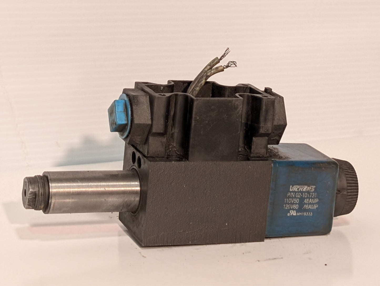 Vickers 02-101731 and Unidentified Hydraulic Valve