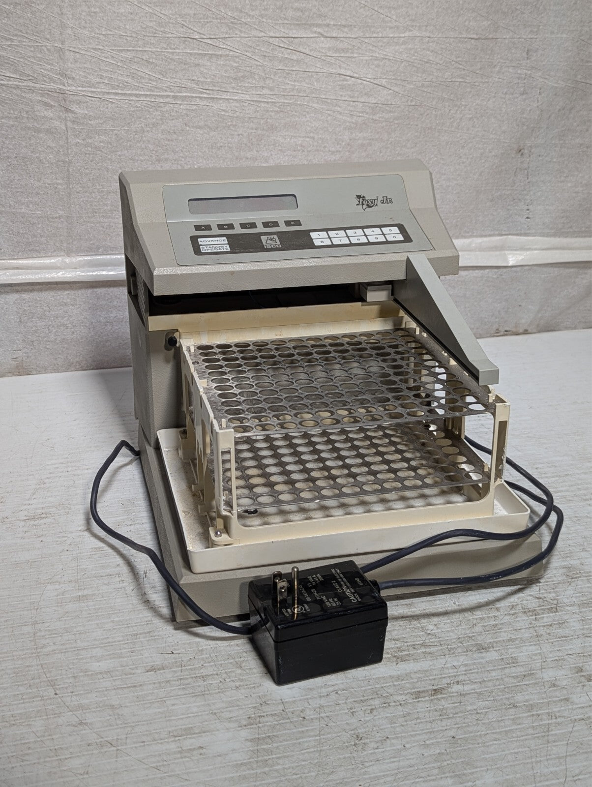 Teledyne ISCO Foxy Jr 623870001 Fraction Collector with 144 Tube Vial Tray