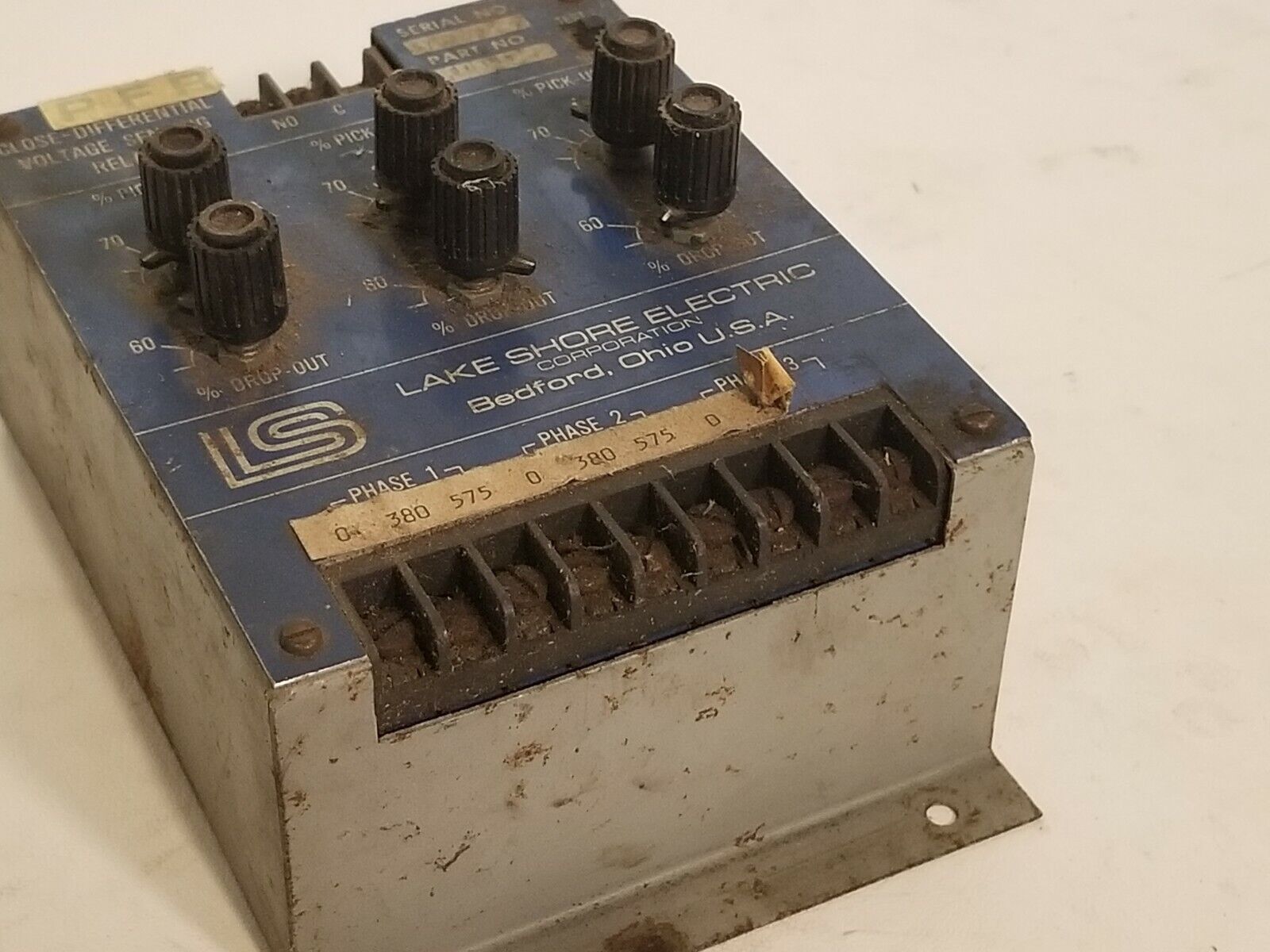 Lake Shore Electric Close-Differential Voltage Sensing Relay