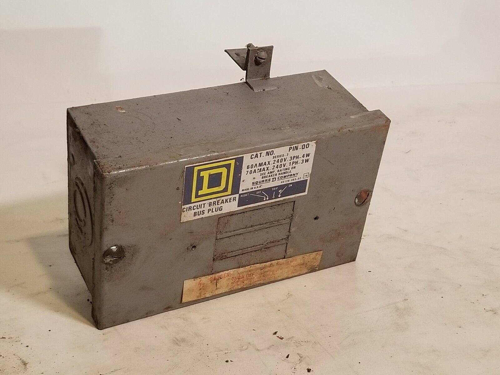 Square D PIN-QO Circuit Breaker Bus Plug 60A 240VAC 3Ph 4W, 70A 240VAC 1Ph 3W