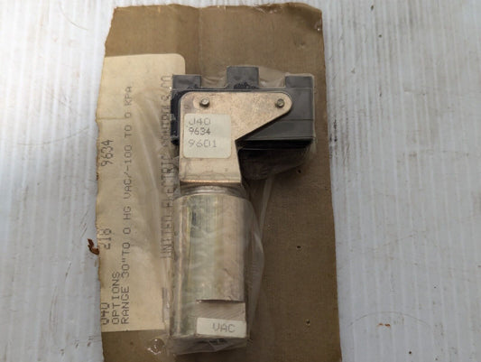 United Electric Controls Co. Pressure Switch J40-218 Range 0-30PSI Free Shipping