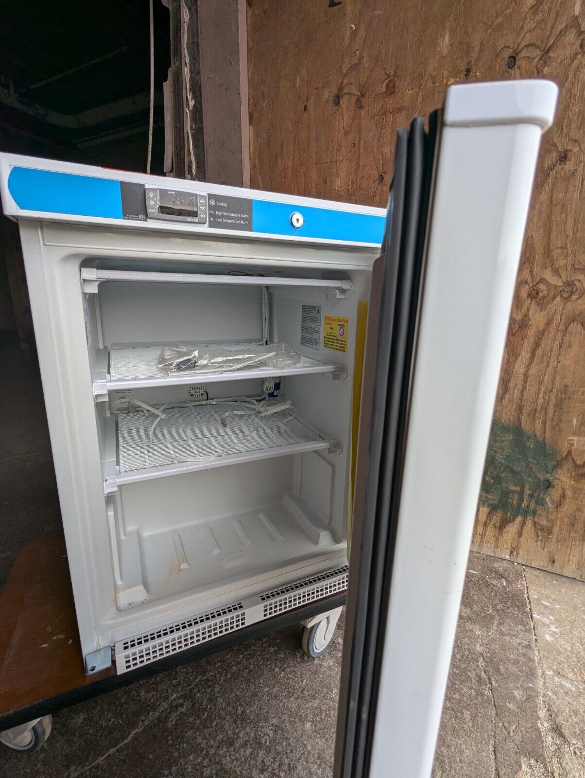 CME CMEB-FRZ-4PT-2-ADA-HCF Undercounter & Mid-Size Laboratory Refrig & Freezer