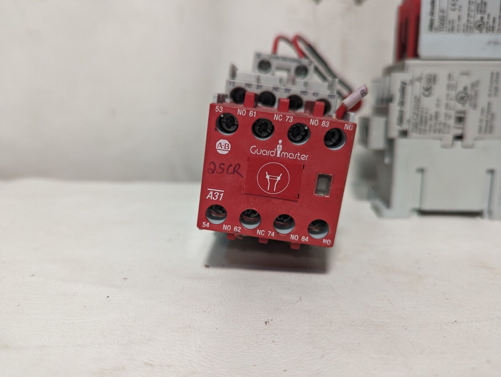 Allen-Bradley 700S-CF620KDC relay, with 700-CF310* and 100S-F