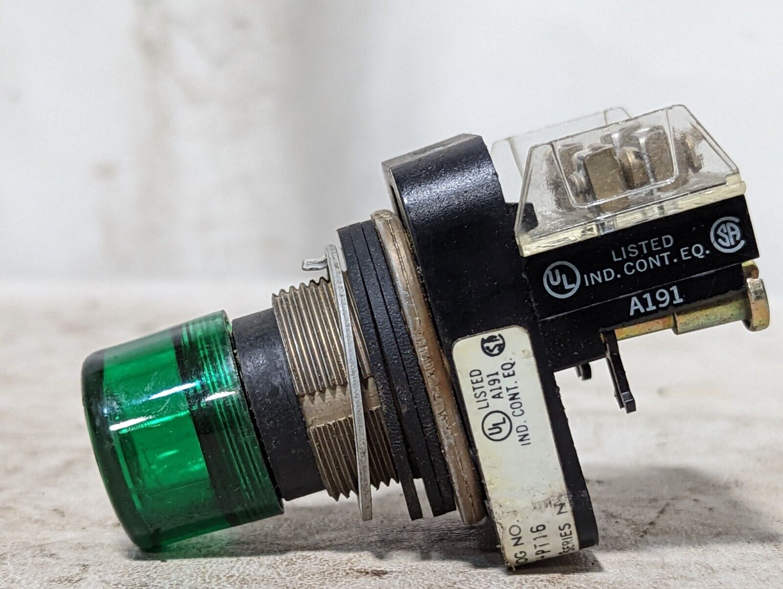 Allen-Bradley 800T-PT16 Push Button Switch, Green
