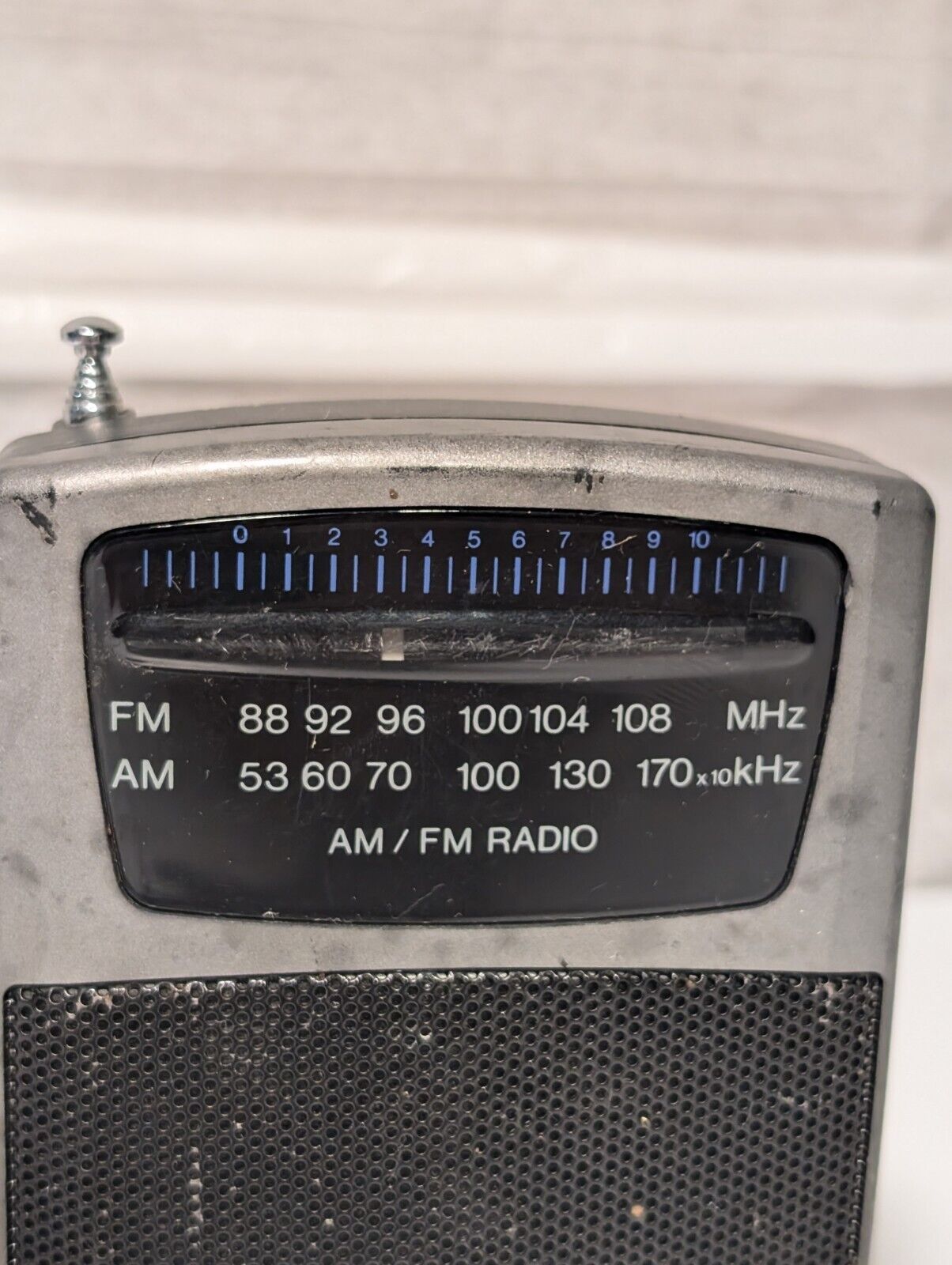 Vintage Radio Shack 12-464 AM/FM Black and Grey Pocket Radio