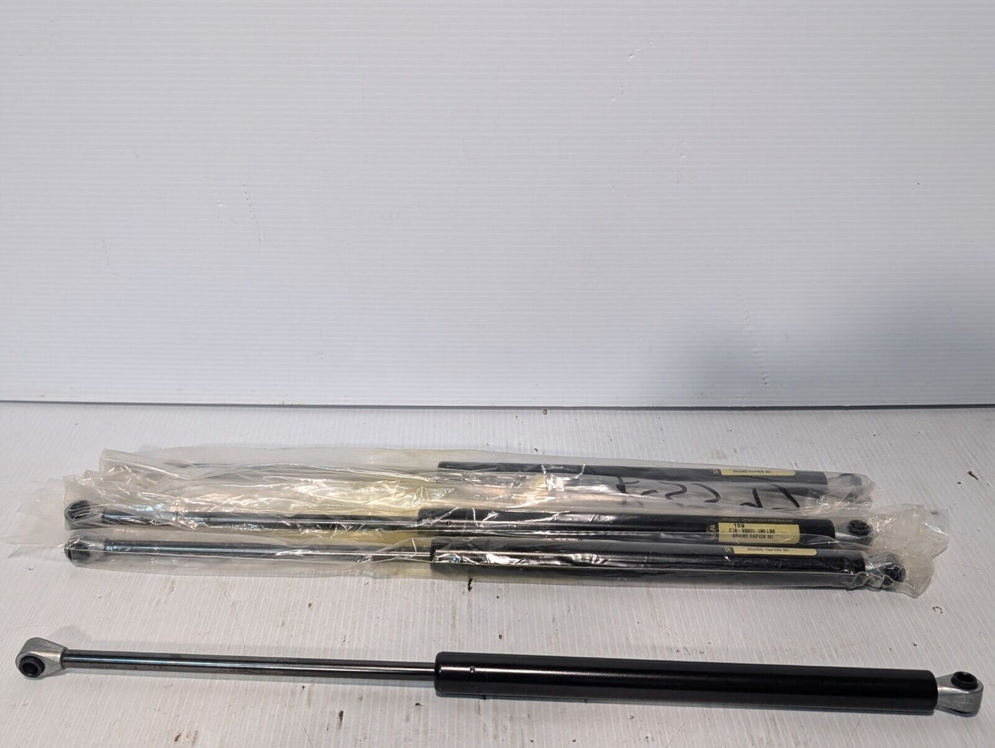 Suspa ® C16-00001 Gas Prop Strut Shock 19.5" 160 lbs. (Set of 2) - Free Shipping