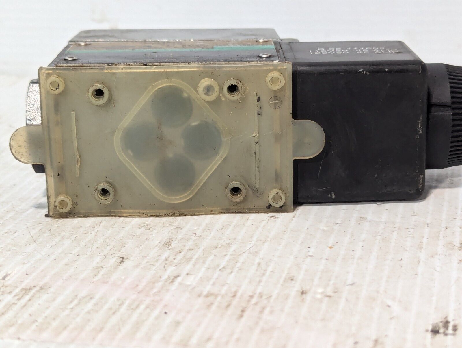 Vickers Double A QG-3-C-10D1-TSP Solenoid Valve 120/60 - Free Shipping+Returns