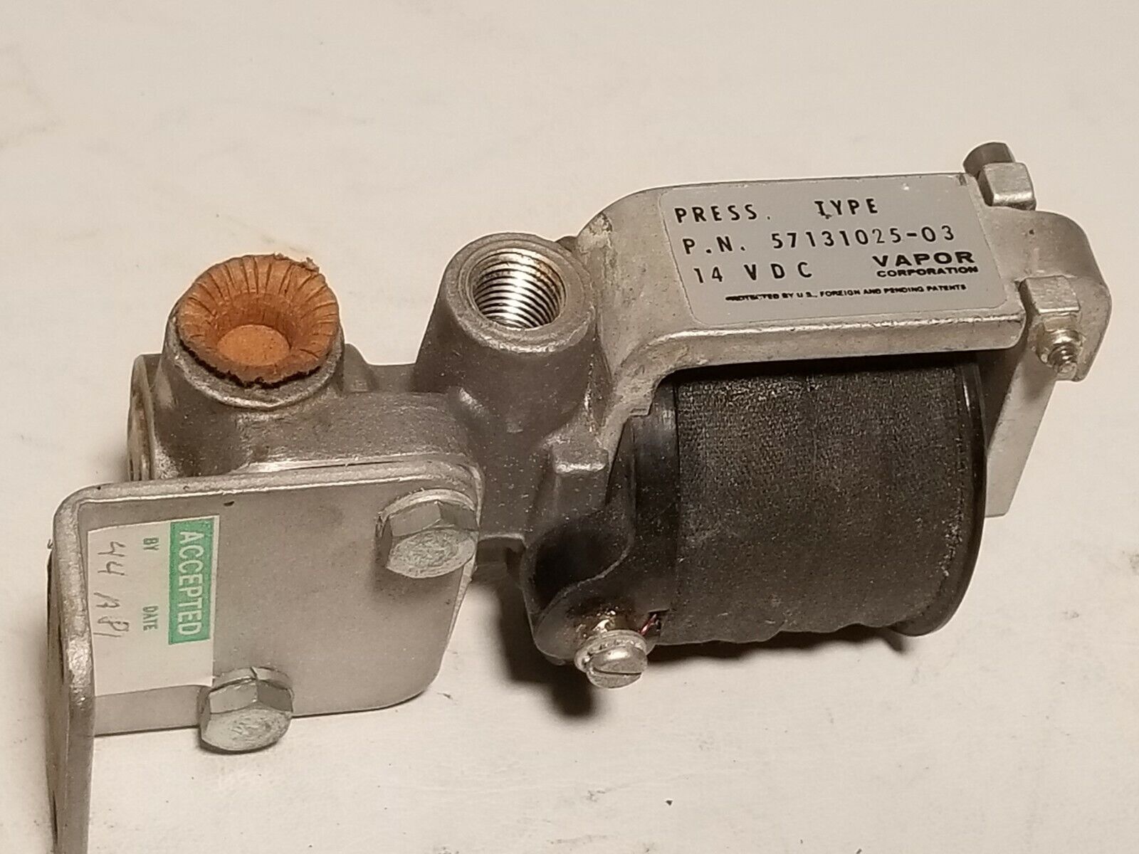Vapor Corporation valve, press. type, P.N. 57131025-03, 14VDC