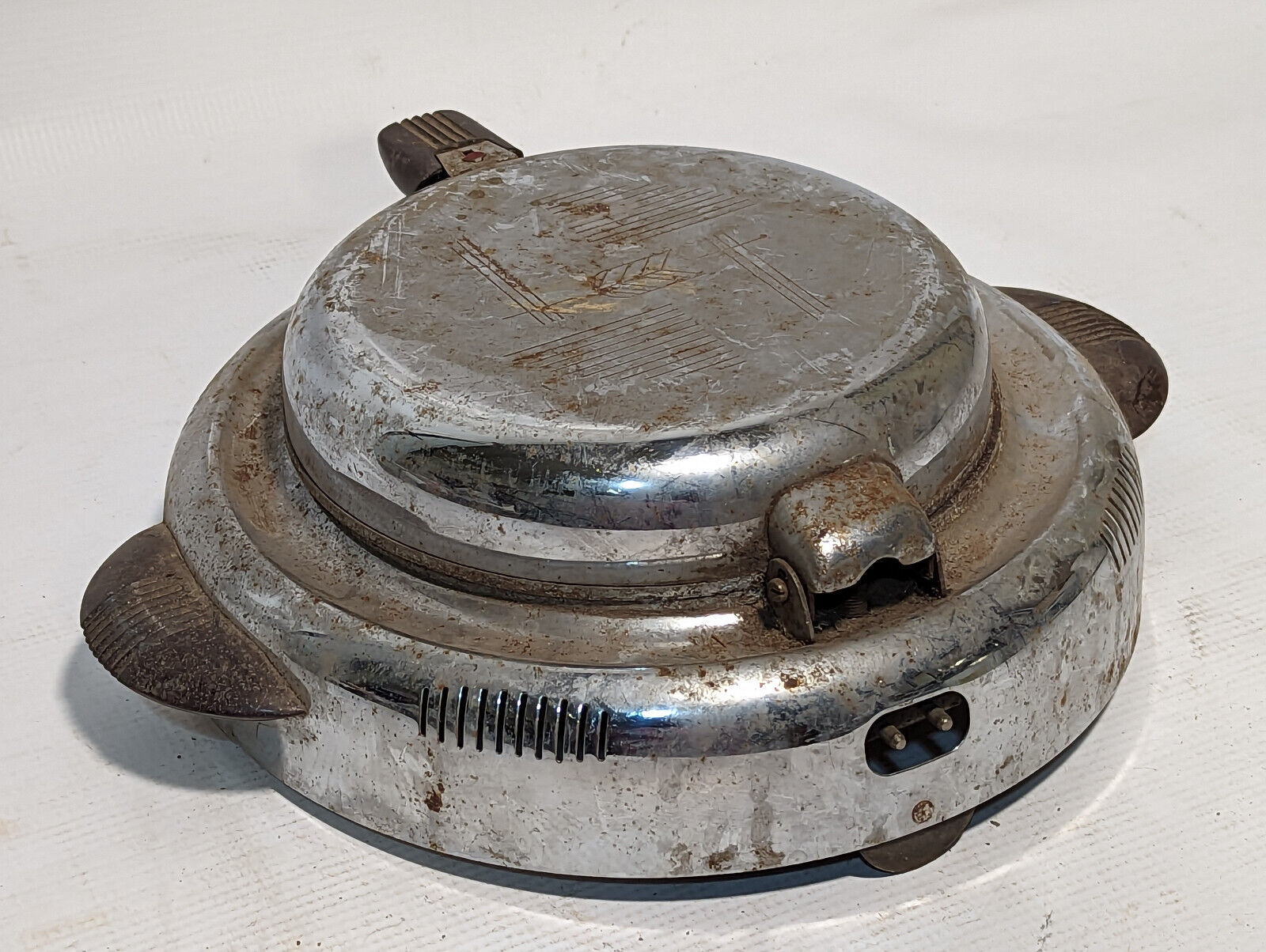 Vintage General Electric 119W4 Waffle Iron