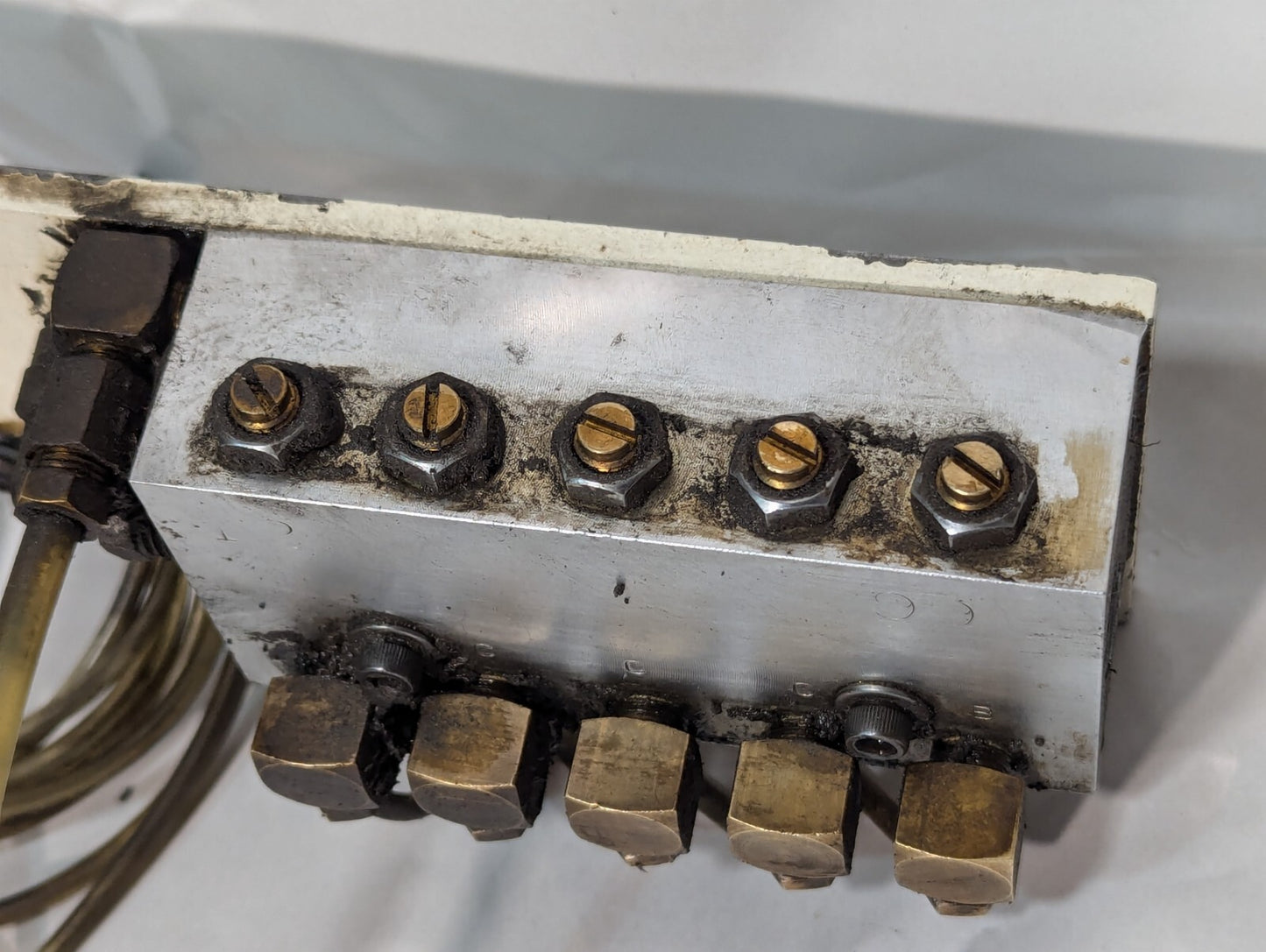 Unidentified Manifold Assembly