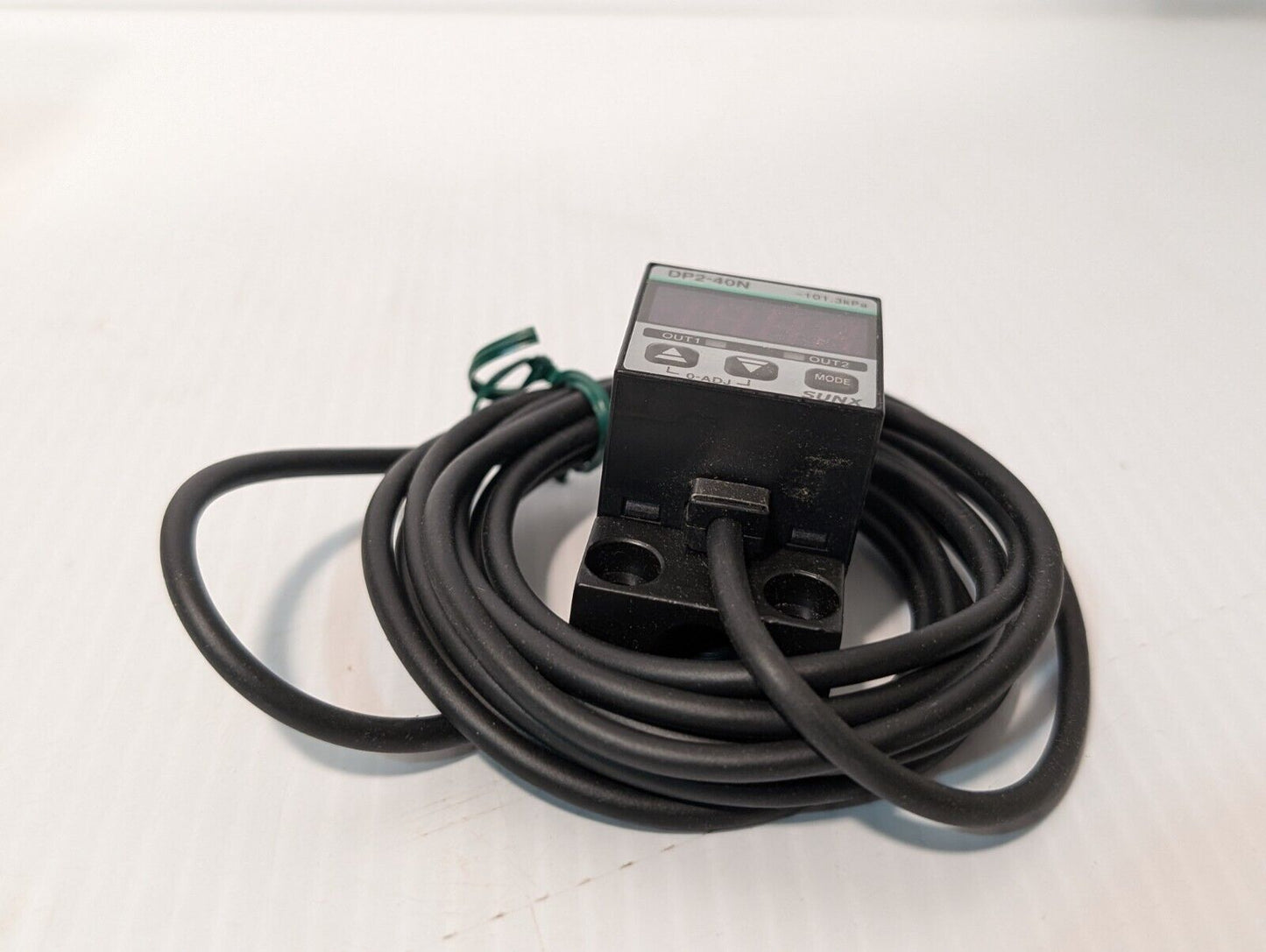 SunX DP2-40N Digital Pressure Sensor, LED display, -101.3kPa - Free Shipping