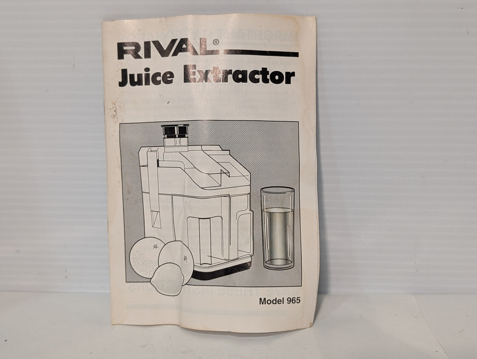 Vintage Rival Juice Extractor 965 Juicer Healthy Drinks, 300W Motor, (2) 24oz