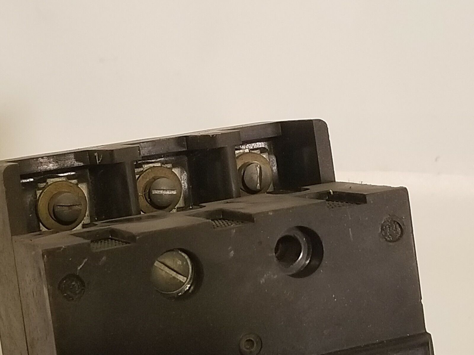 Trumbull AT35015 315 circuit breaker, 15 amps, 3 poles, 240 VAC, used