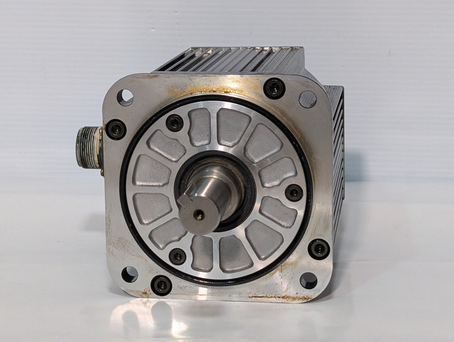 Yaskawa Electric SGMG-13A2AB AC Servo Motor W1300 N.M 8.34, A10.7, 1500RPM, 9803
