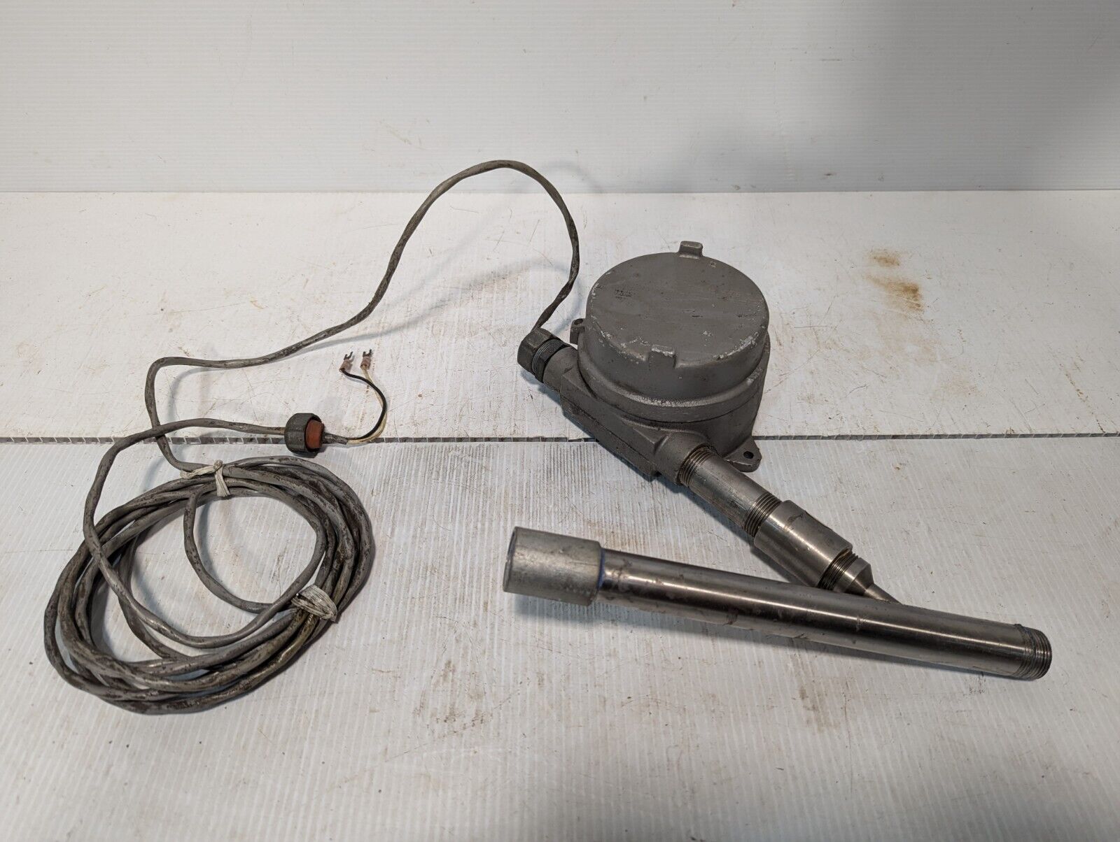 Kurz 505-8-02 Flow Transmitter with Killark HKB Enclosure -Free Shipping+Returns