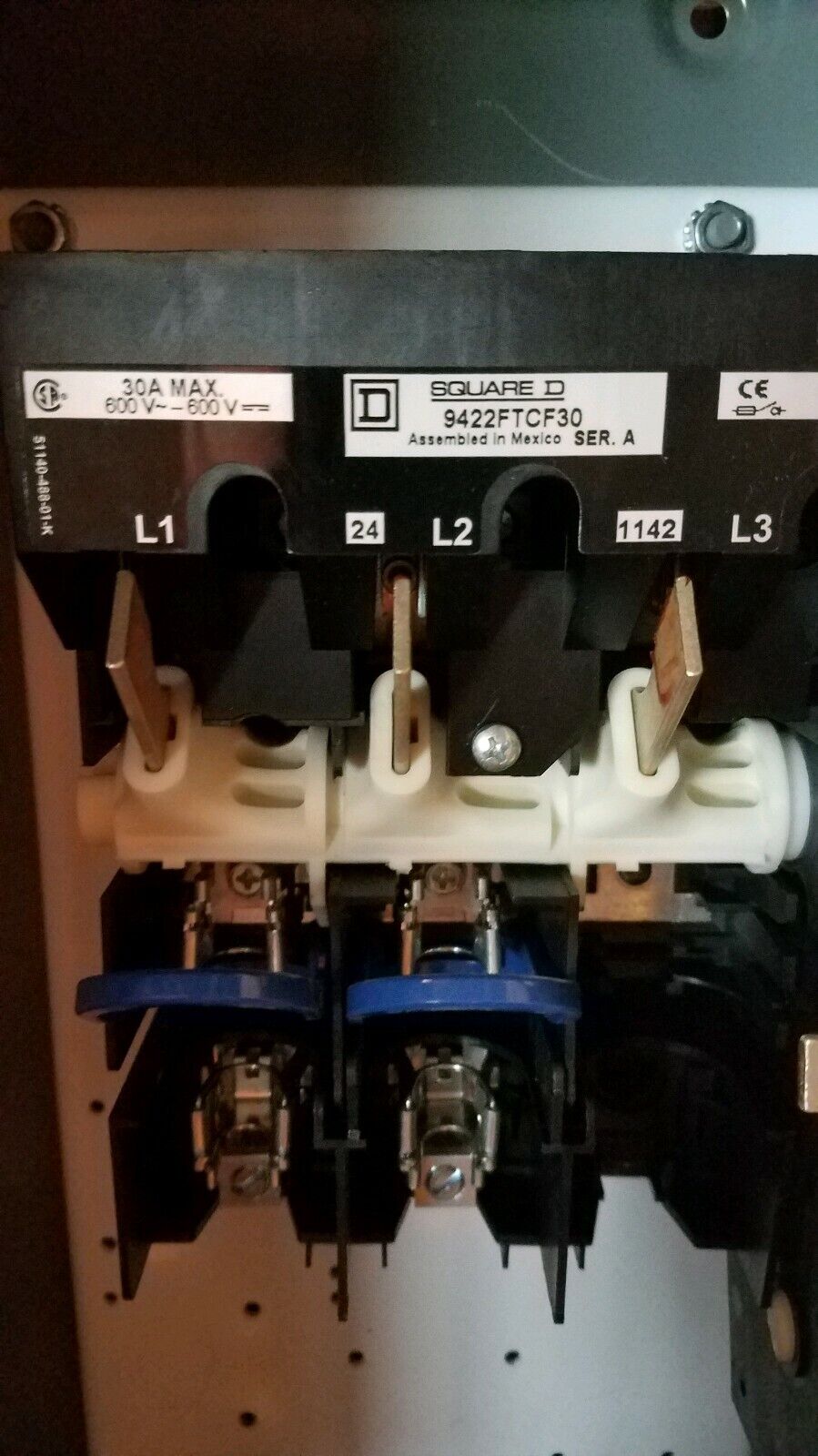 Square D 8538SBG63V02CP42SX11, with 9422FTCF30 disconnect switch, 30A, type 1