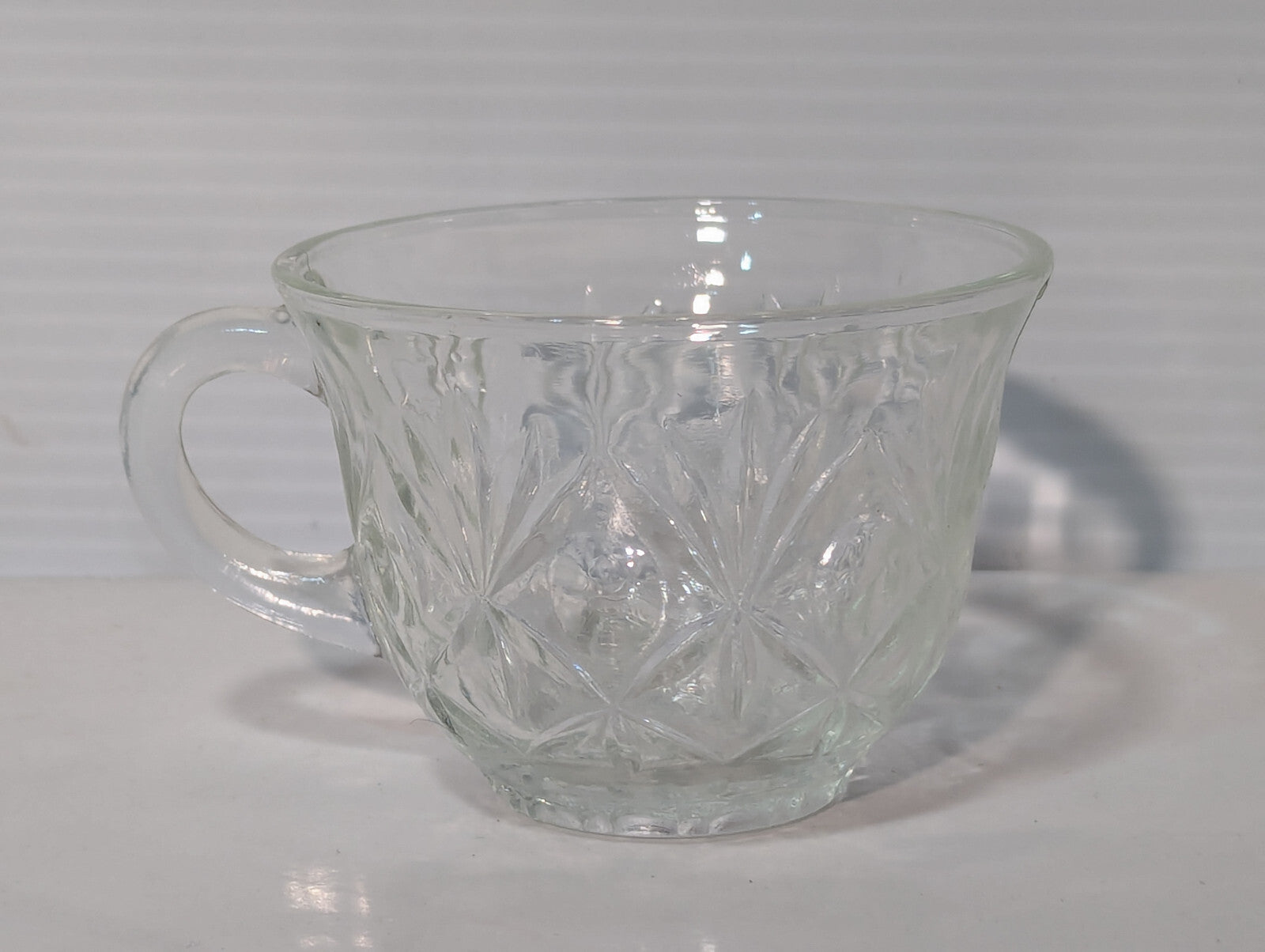 Vintage 14 Piece Crystal Clear Glass Star Scallop Party Punch Bowl Ladel Cup Set