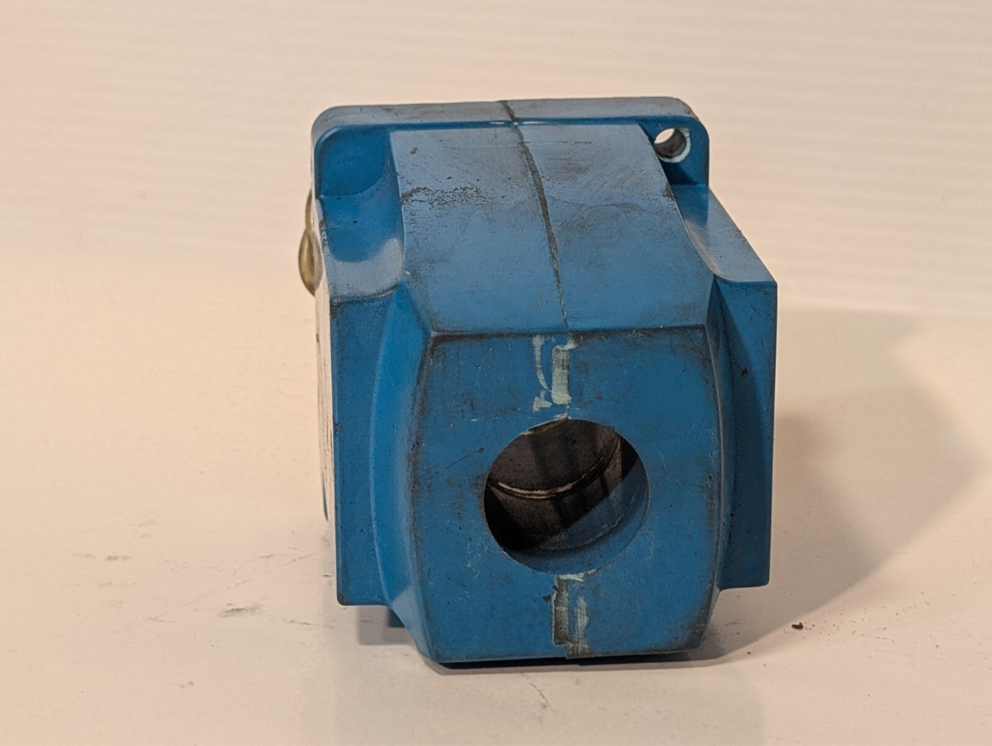 Vickers 400823 coil, 115/120VAC 60Hz 0.8A; 110VAC 50Hz 0.96A