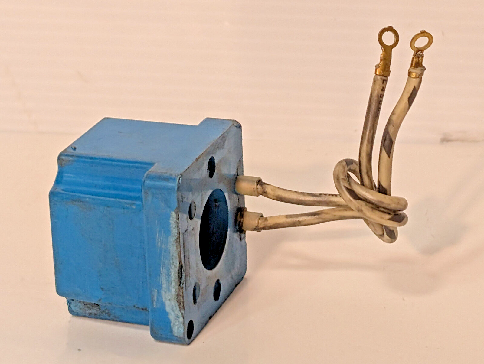 Vickers 633741, 115/120VAC, 50/60Hz, .54A, .64A , Made in USA, Solenoid Coil