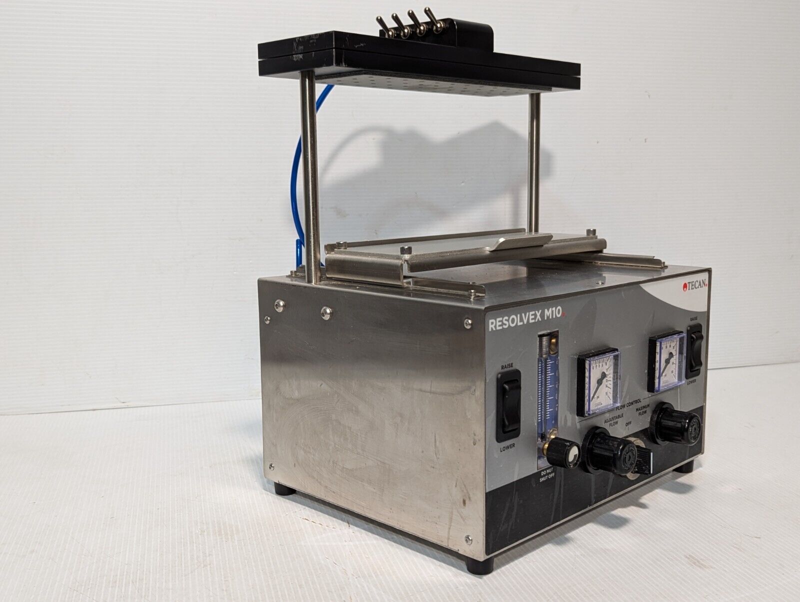 Tecan 289-0004 ResolveX M10 Manual Positive Pressure Processor, 48 Positions