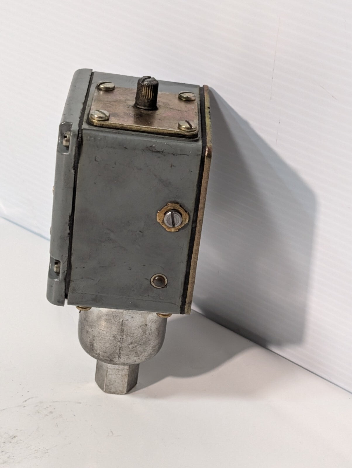 SQUARE D 9012-ACW1 PRESSURE SWTCH