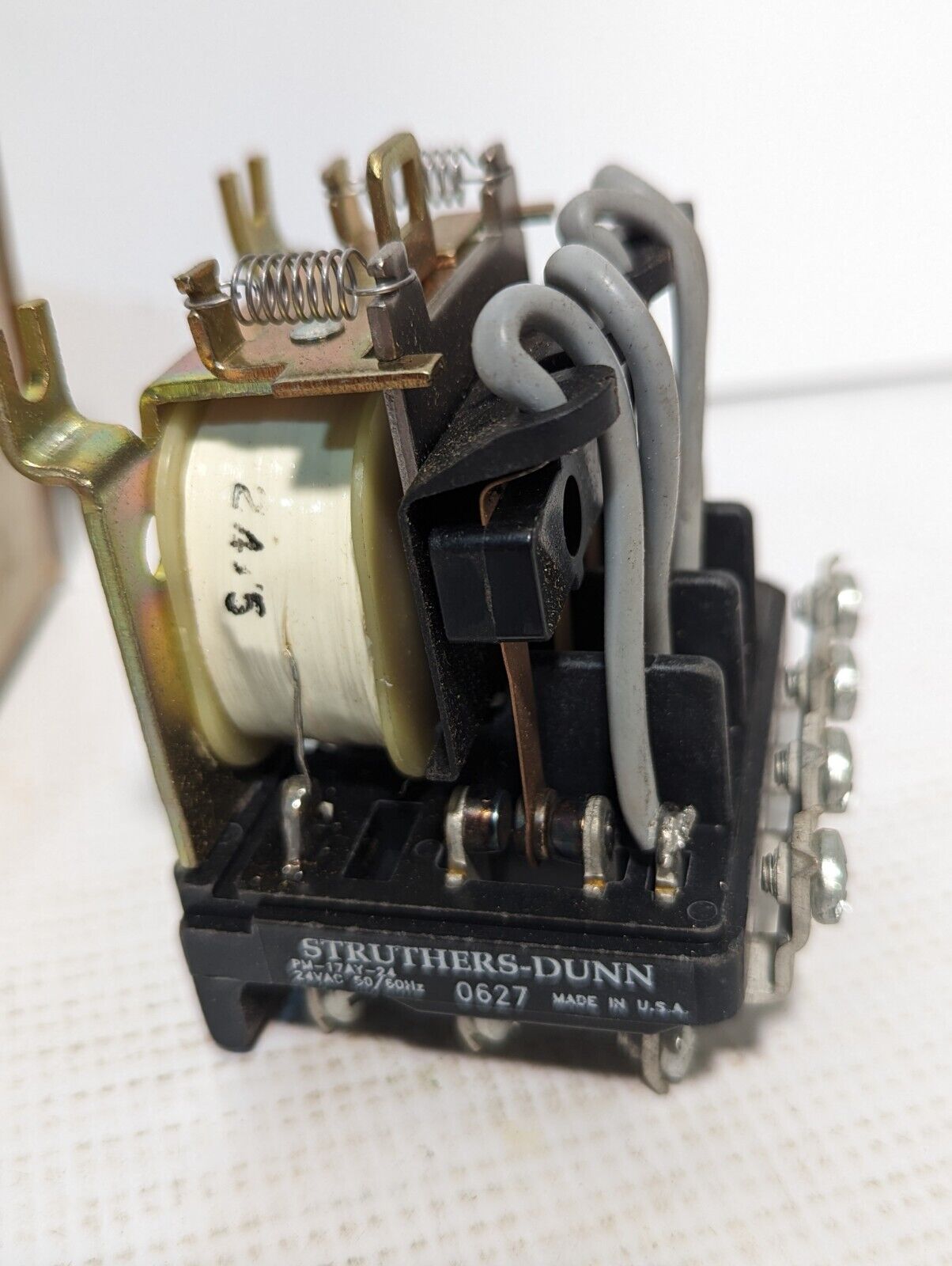 Struthers-Dunn Feeder Relay PM17AY24, 24VAC - Free Shipping