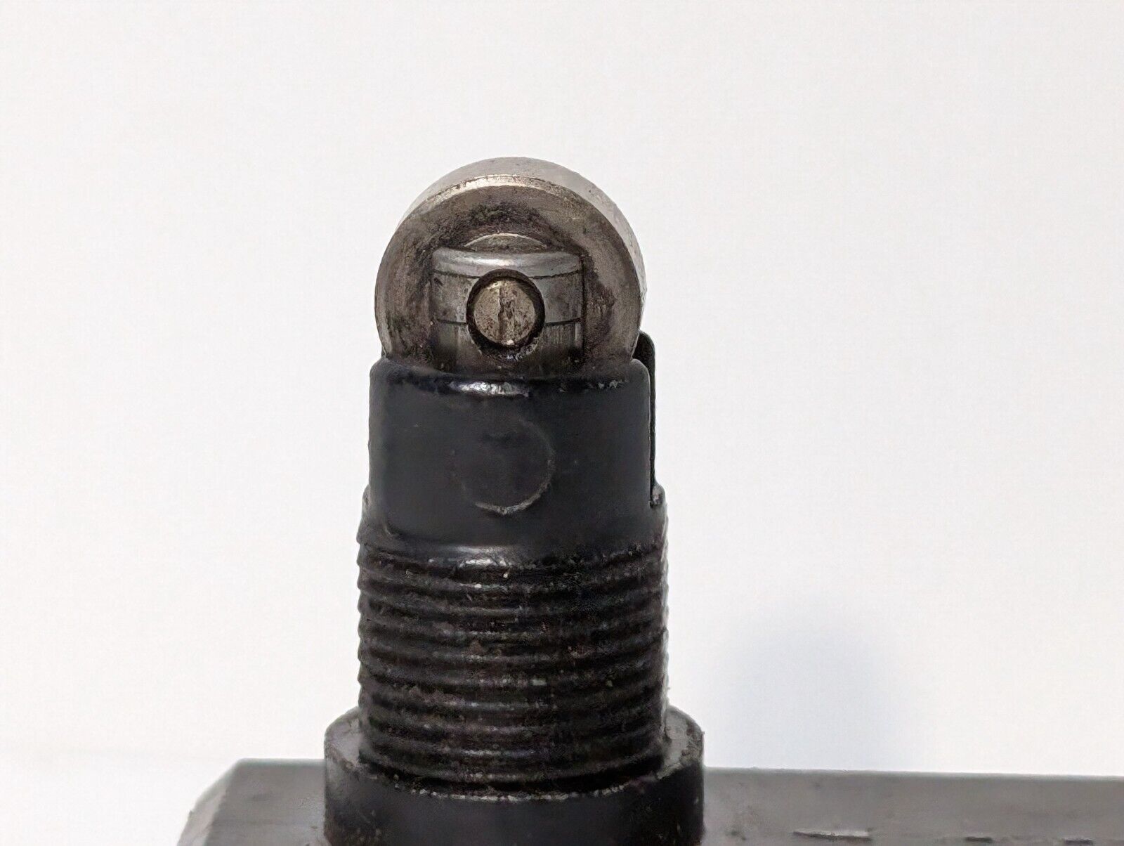 Yamatake SL1-A Limit Switch, Roller Plunger, SPDT, 5A, 250vac \ 30vdc
