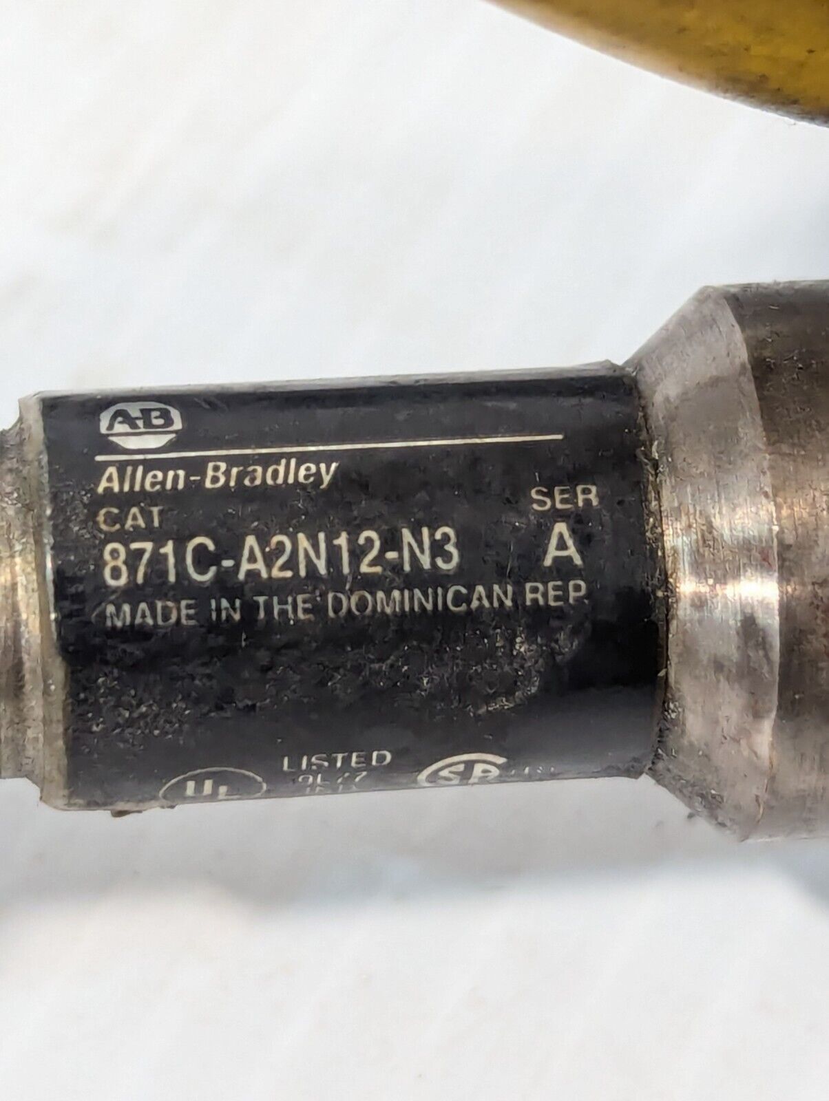 Allen Bradley 871C-A2N12-N3 Proximity Sensor with 889N-F3AFC-6F 3 Pin QD Cordset