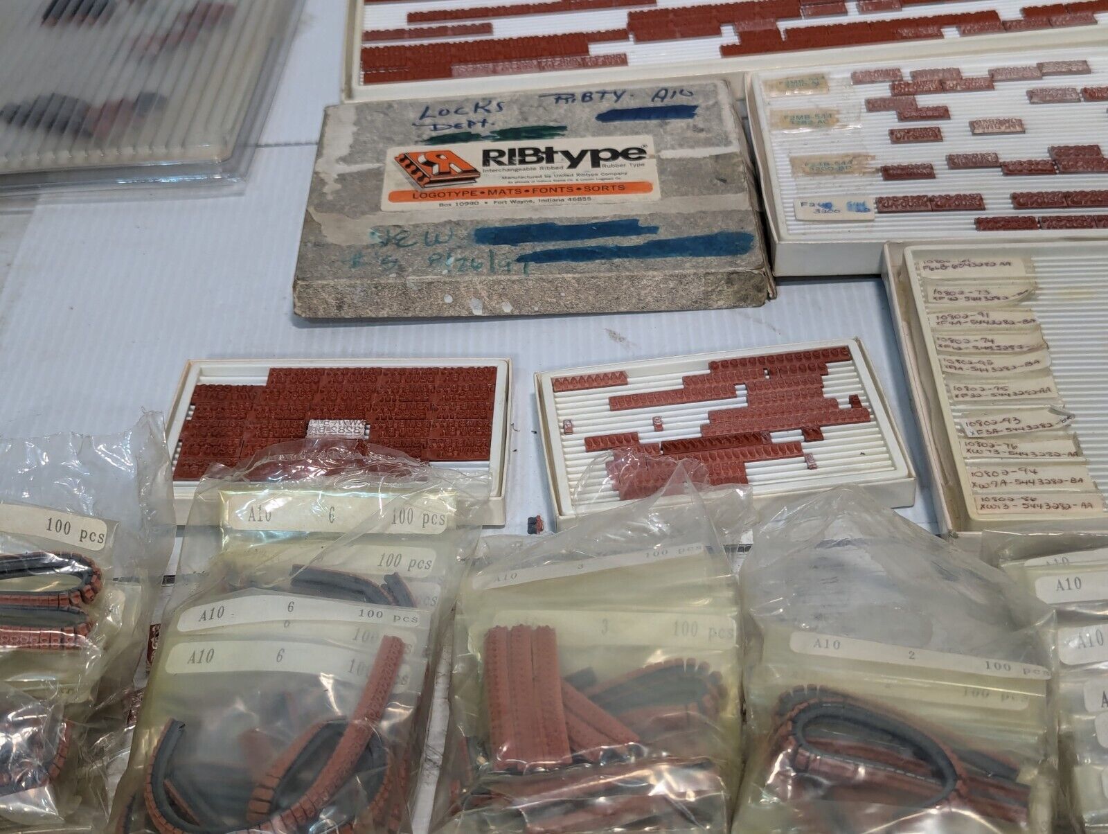 Large lot of assorted rubber letters and numbers: Dennison, RIBtype - Free Ship