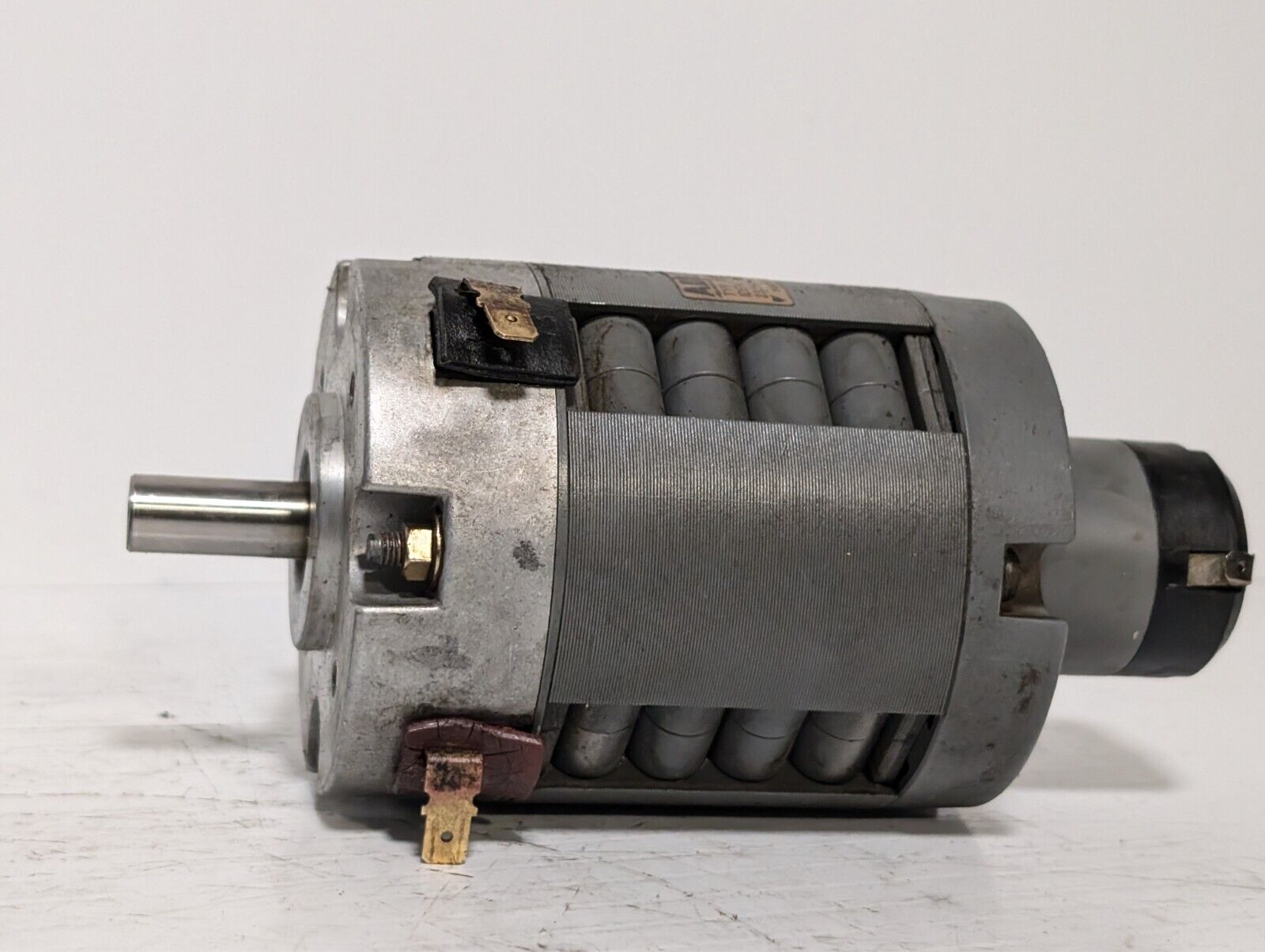 Yaskawa ABB Minertia UGTMEM-06LBB41 DC Tachometer Generator Servo Motor TG-7SVC